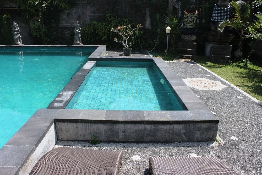 Agung Trisna Bungalows