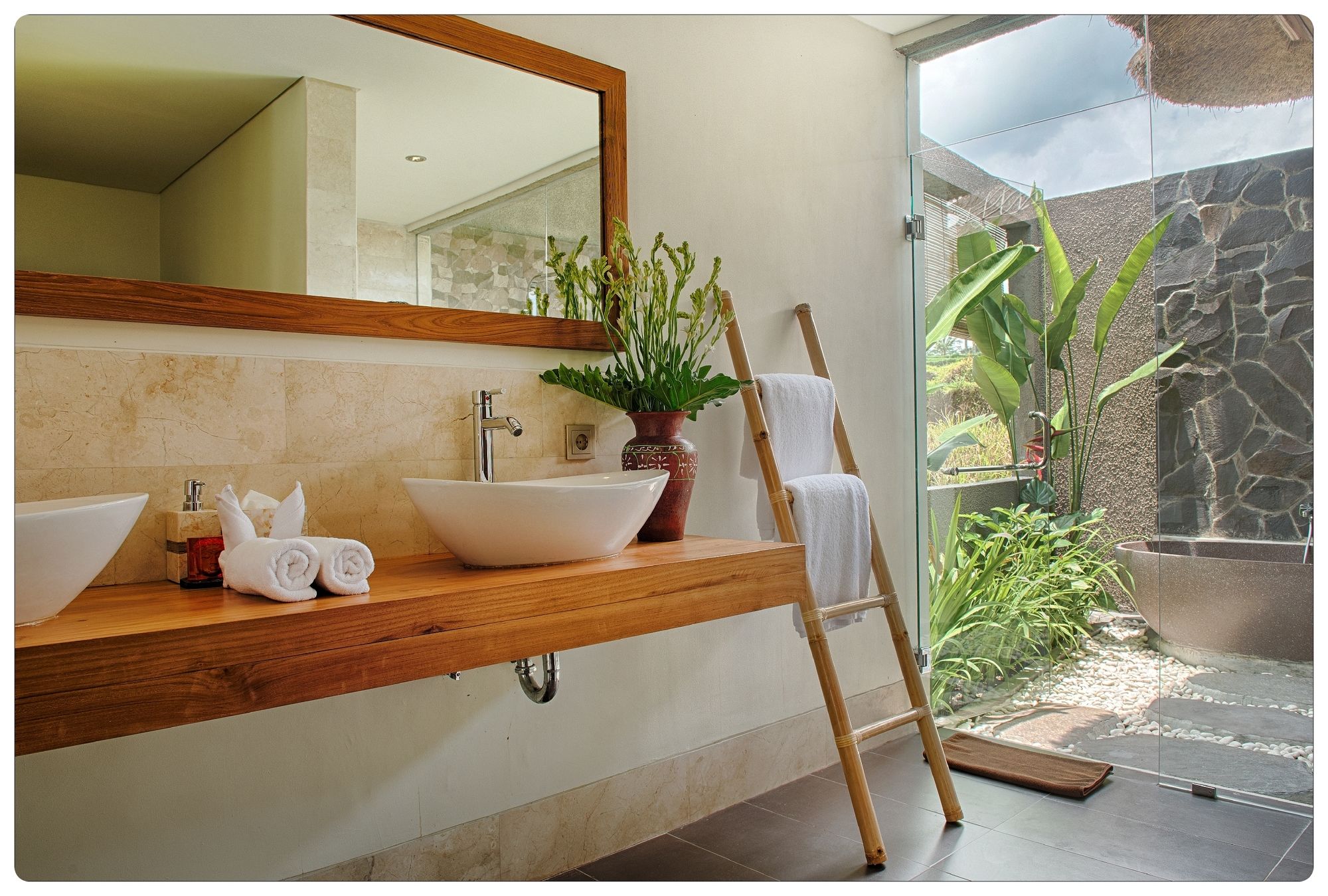 Anusara Luxury Villas