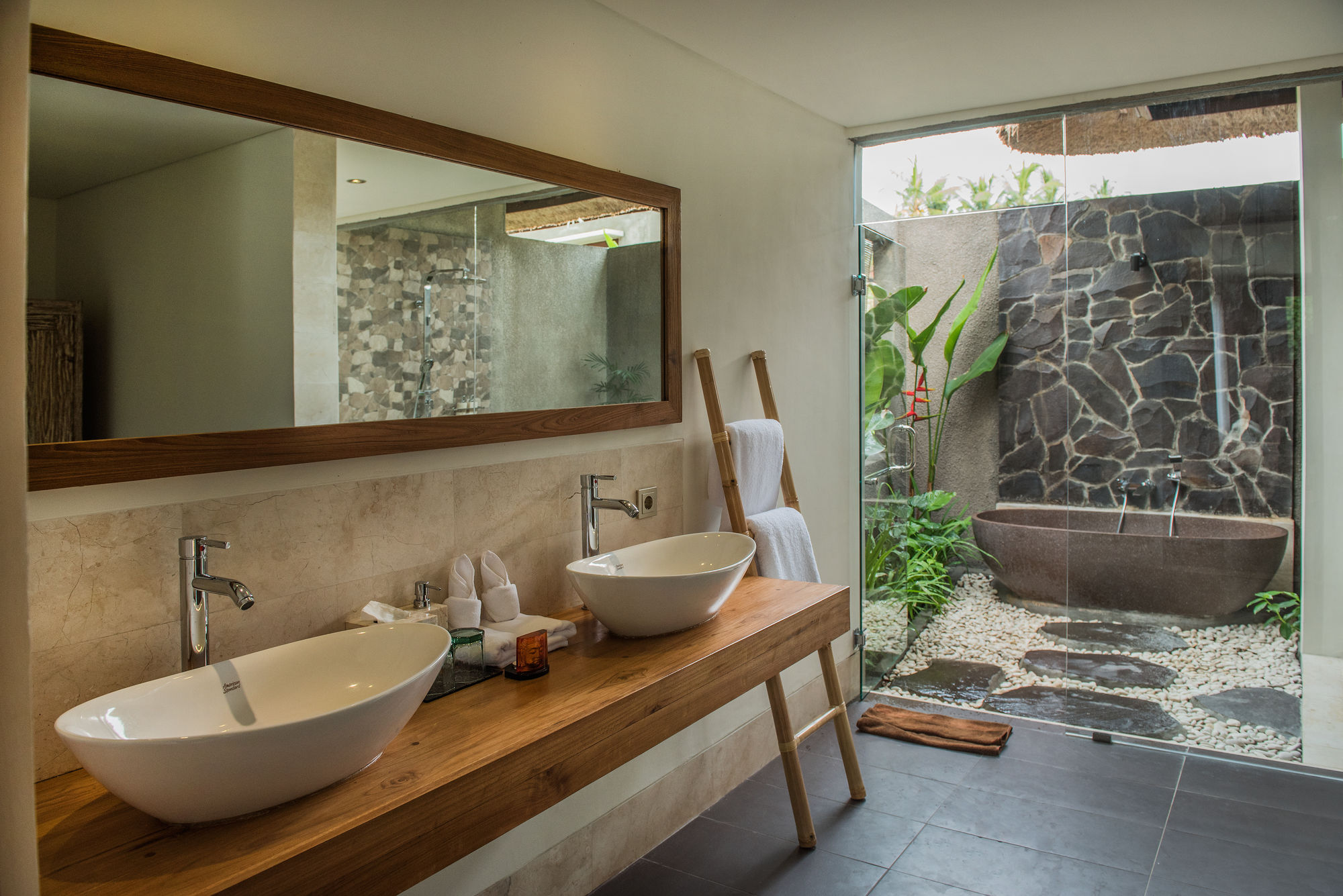 Anusara Luxury Villas
