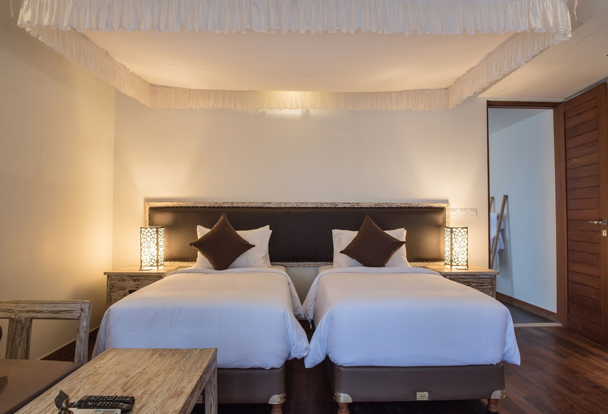 Anusara Luxury Villas