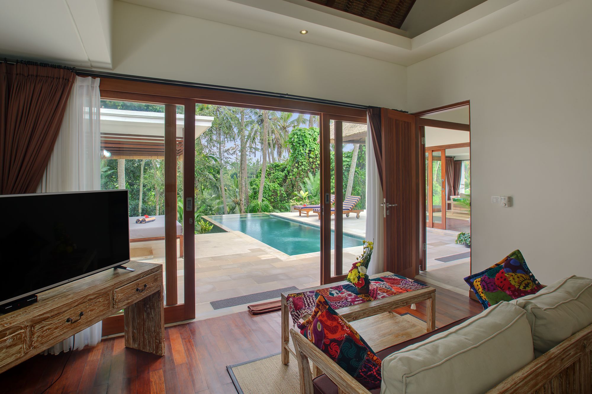 Anusara Luxury Villas