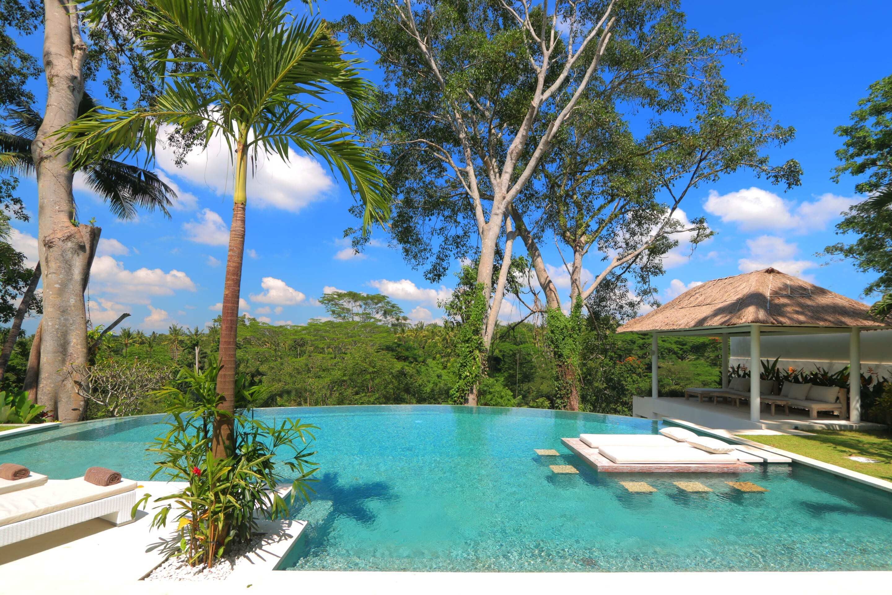 Astonishing Jungle Villa