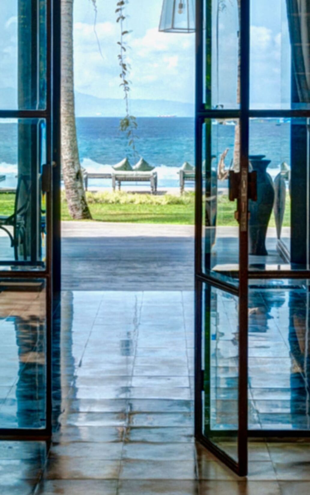 Astonishing Jungle Villa