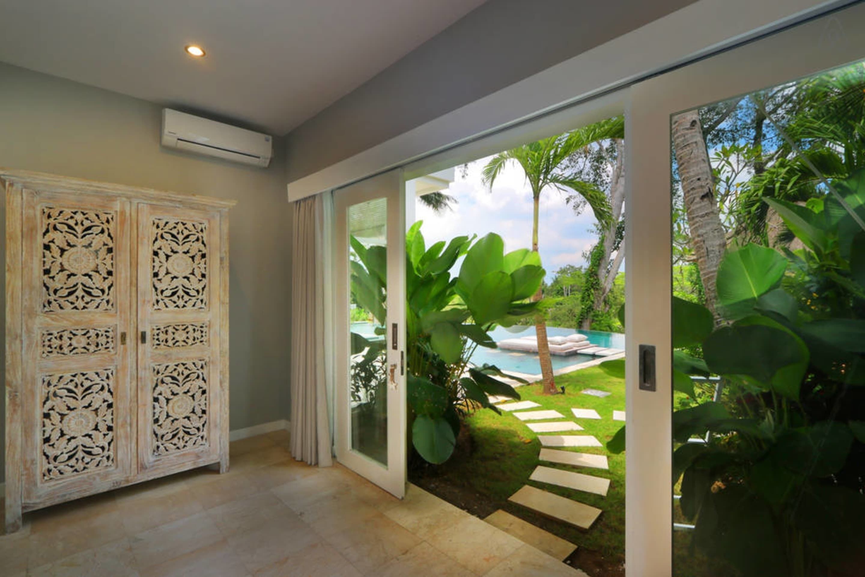 Astonishing Jungle Villa