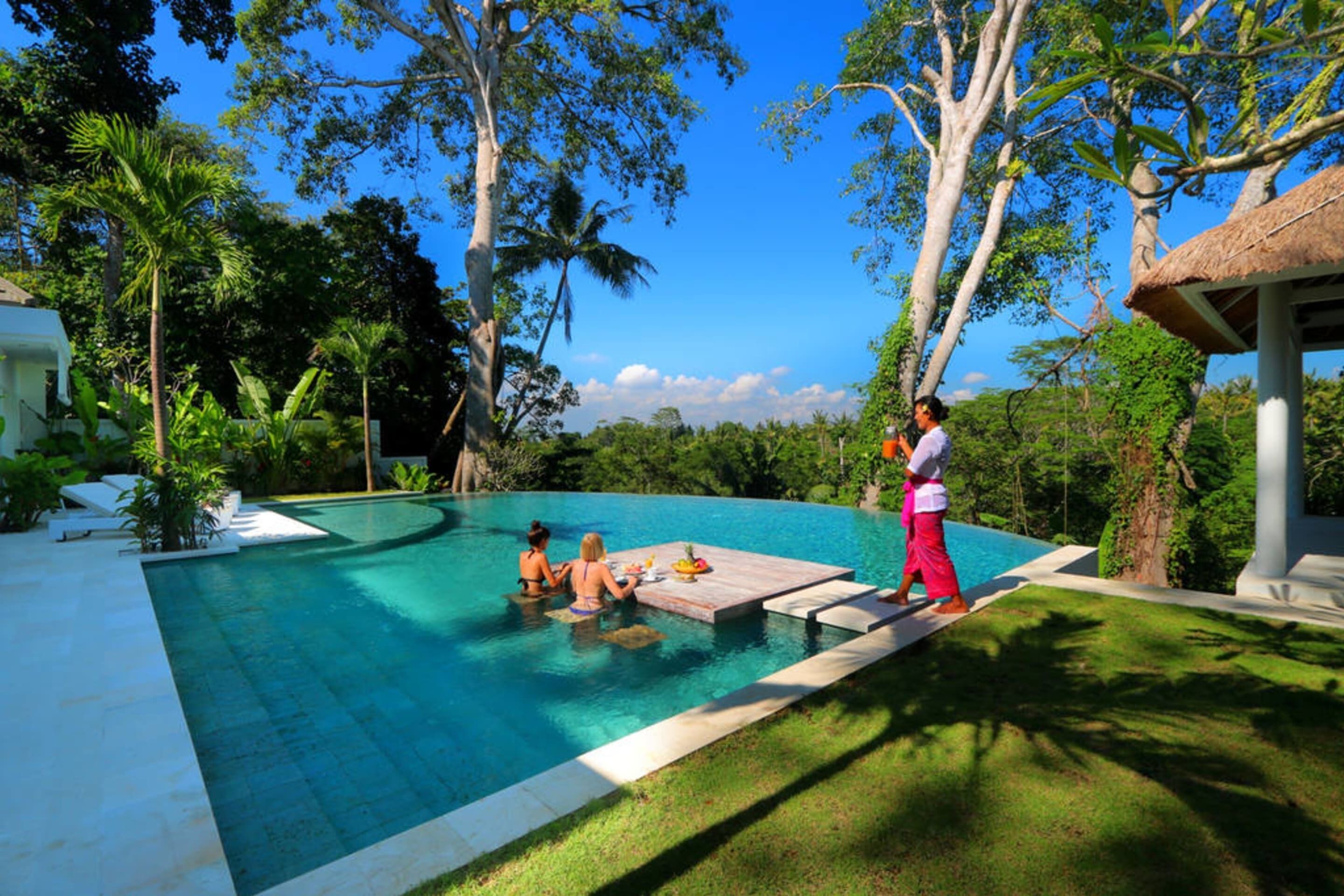 Astonishing Jungle Villa