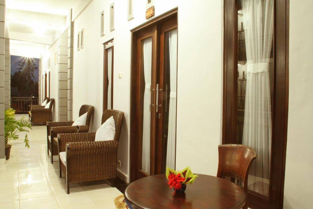 Aya's Rooms Hotel