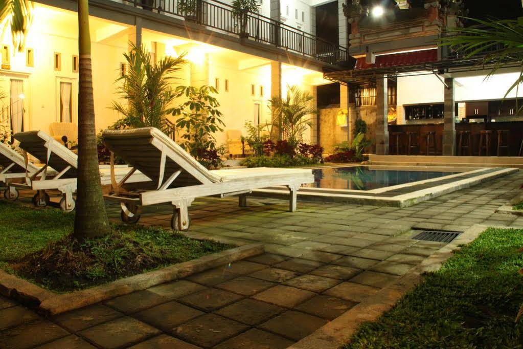 Aya's Rooms Hotel