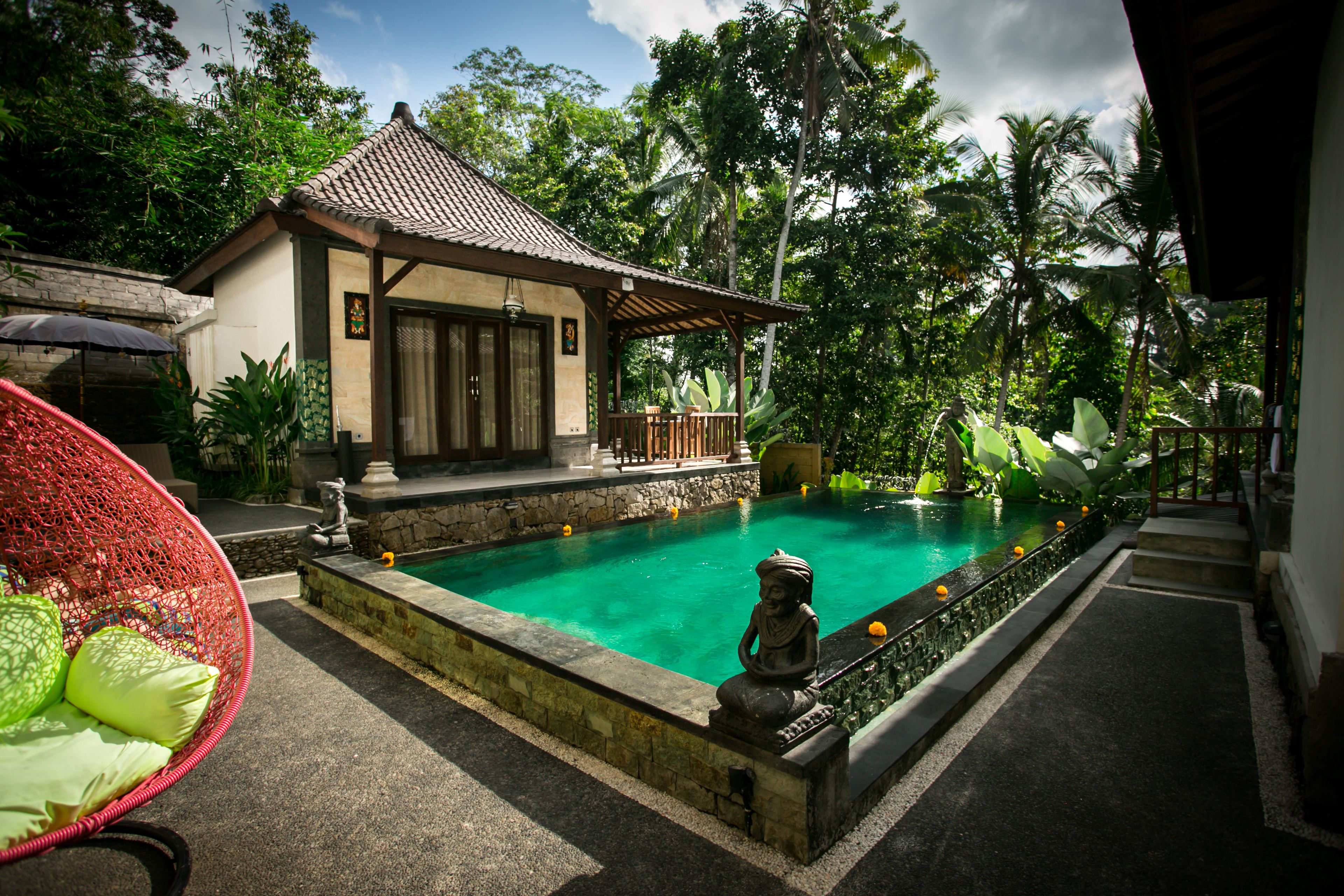 Ayu Duwur Beji