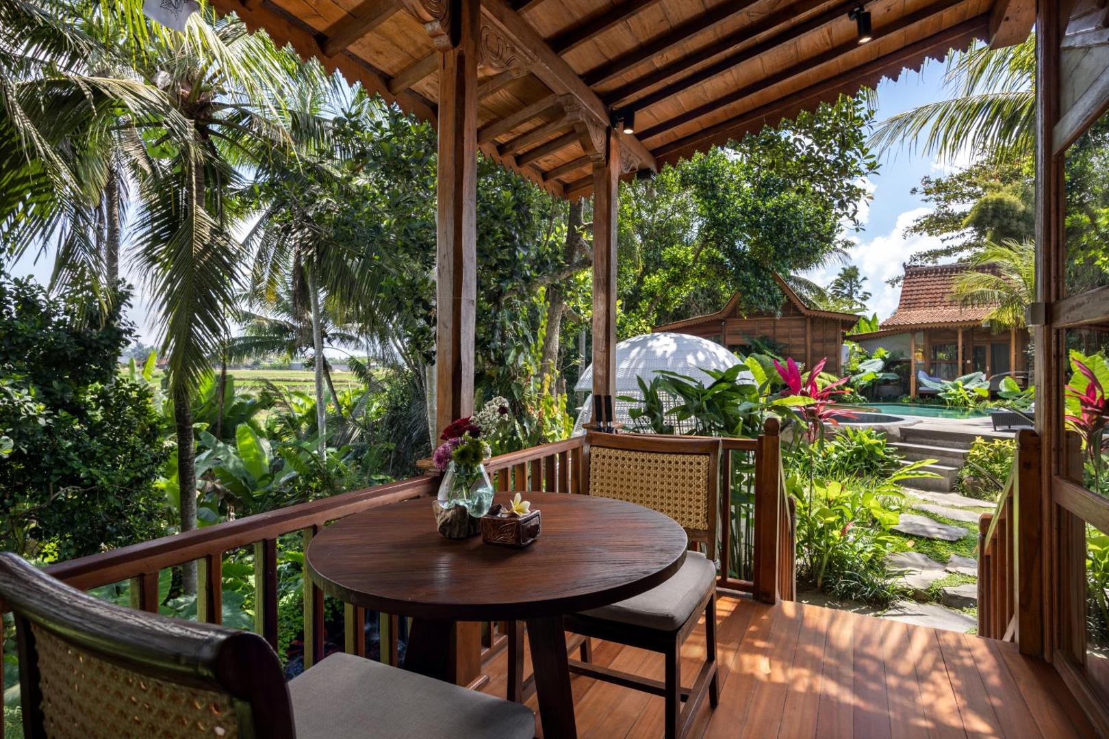 Berlima Wooden Lodge by Pramana Villas