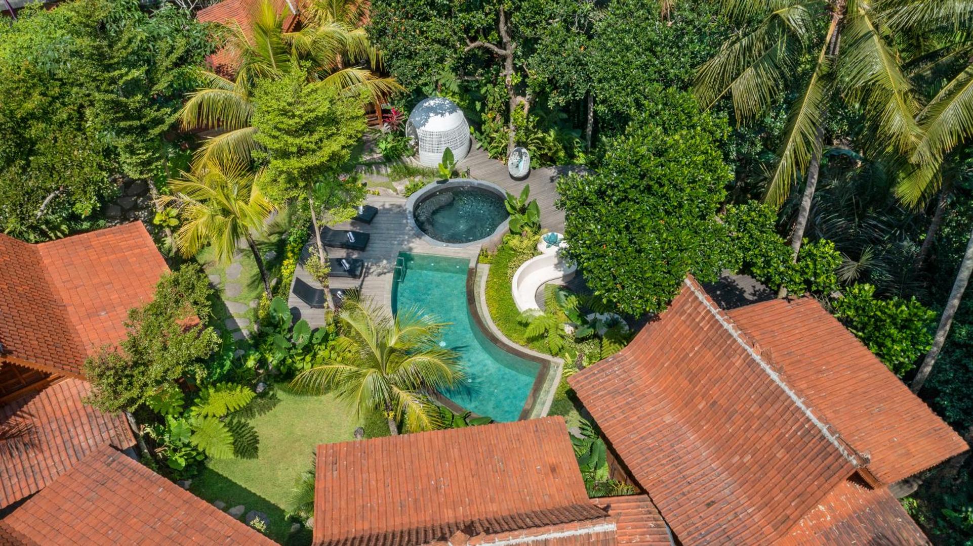 Berlima Wooden Lodge by Pramana Villas