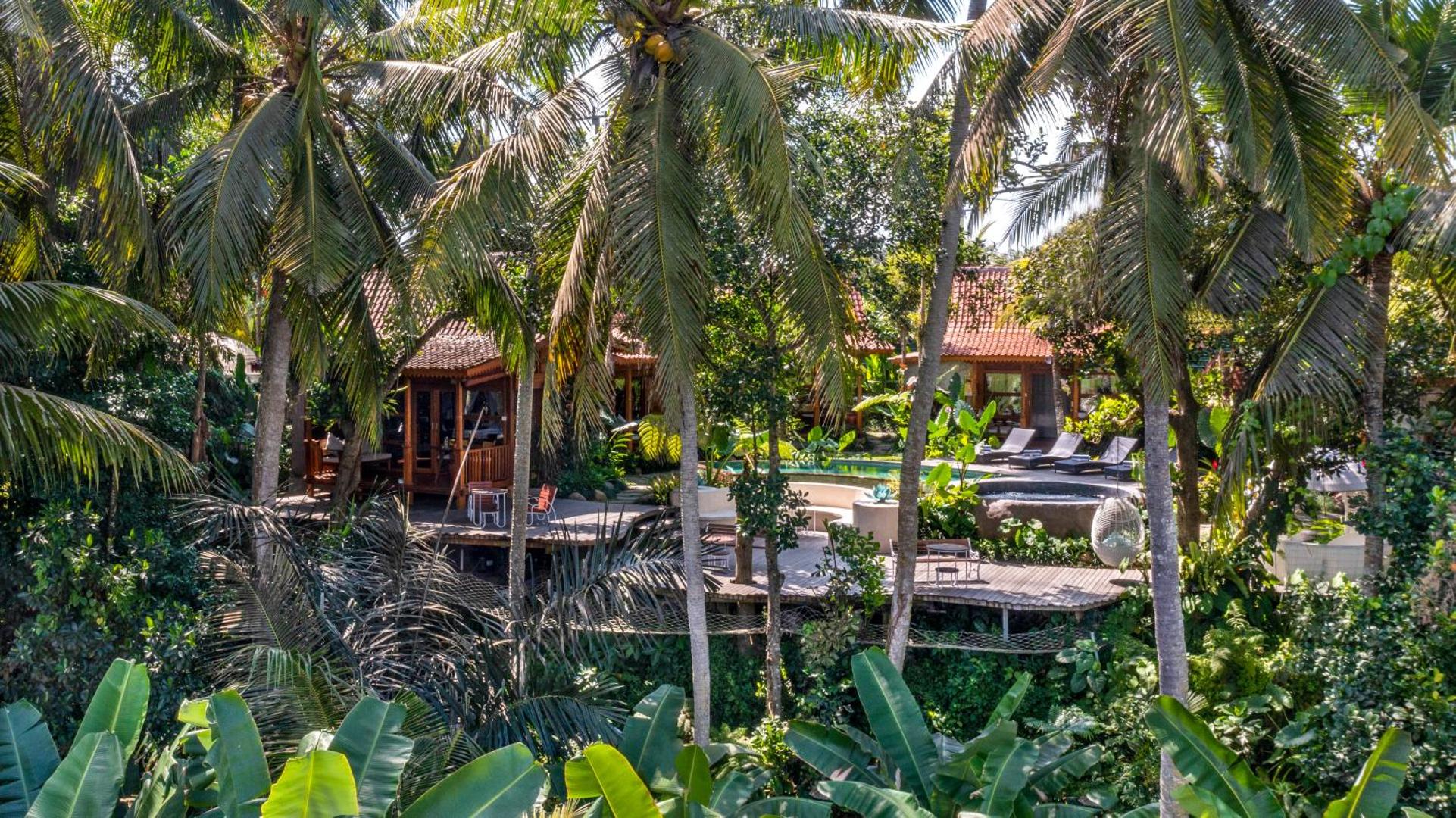 Berlima Wooden Lodge by Pramana Villas