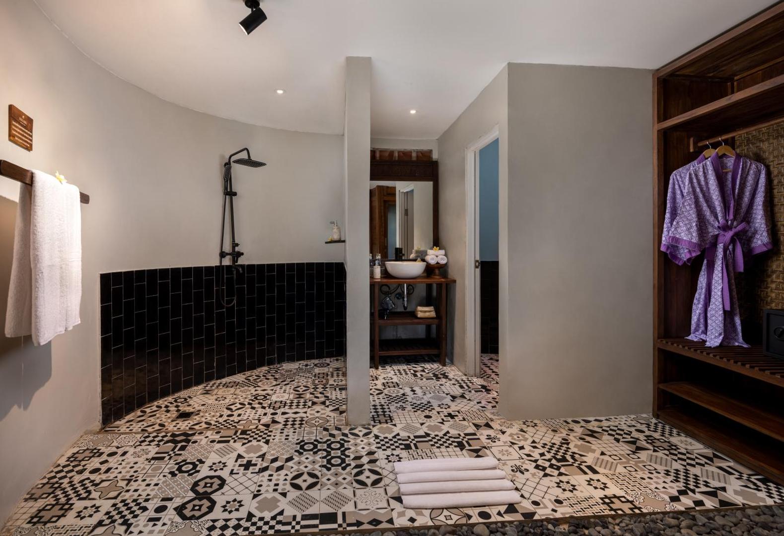 Berlima Wooden Lodge by Pramana Villas