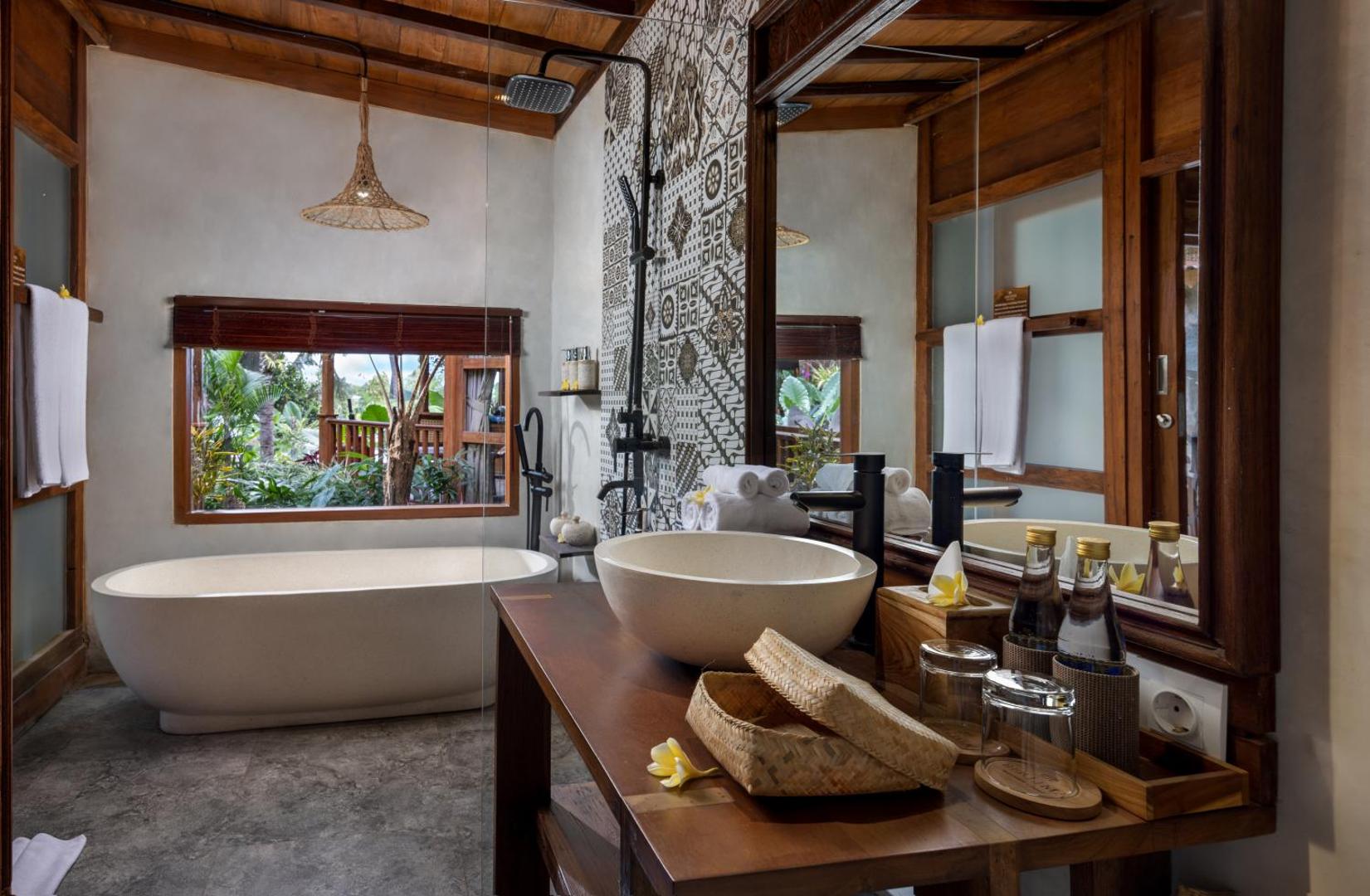 Berlima Wooden Lodge by Pramana Villas