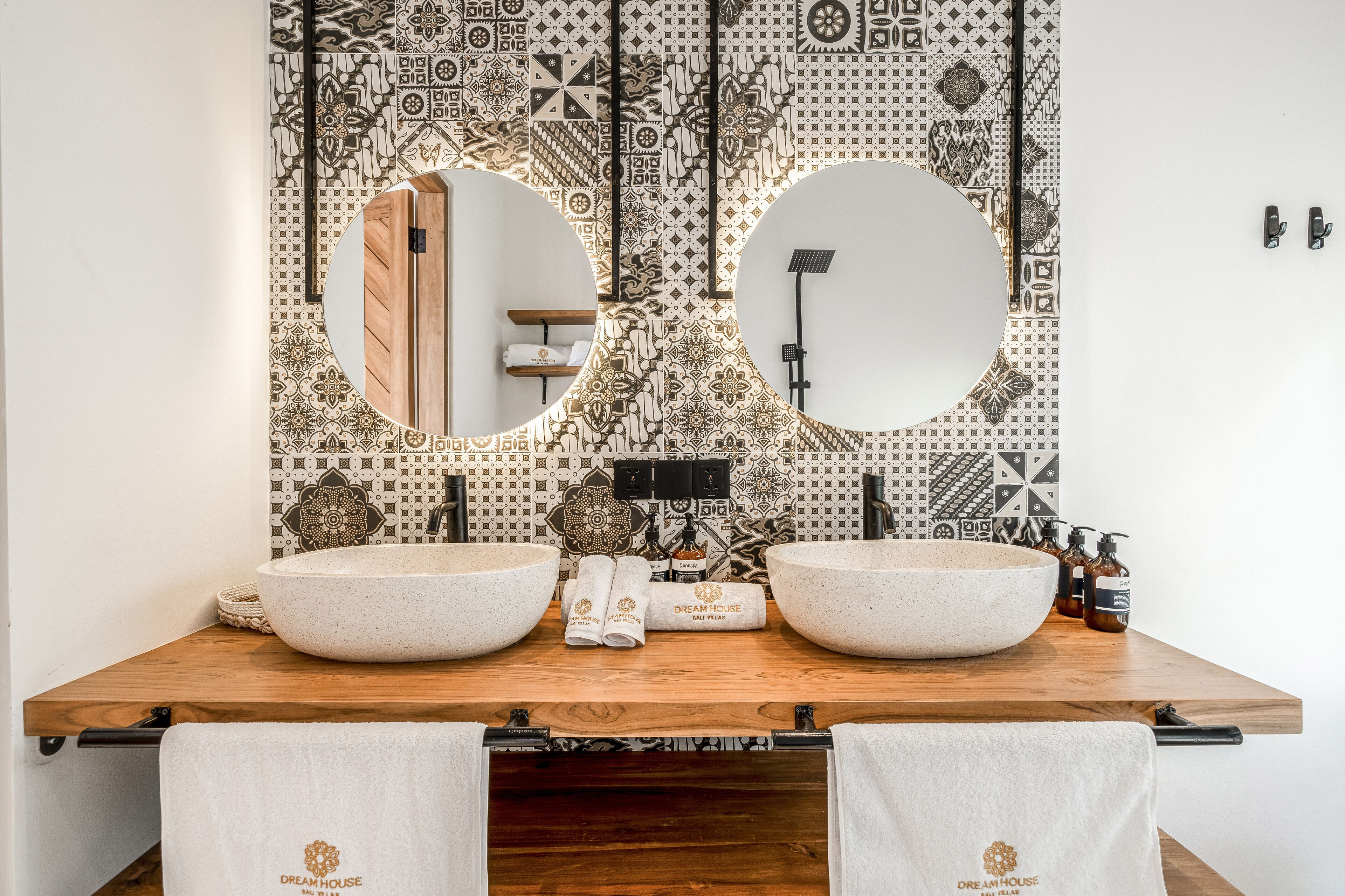 Brand New Capella Villa by Dh