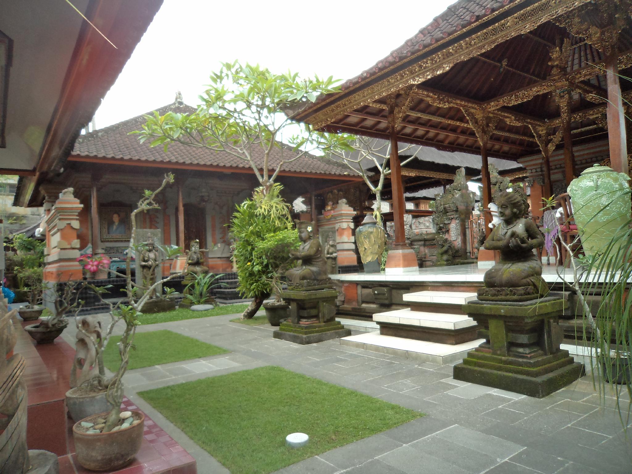 Brata Home Stay
