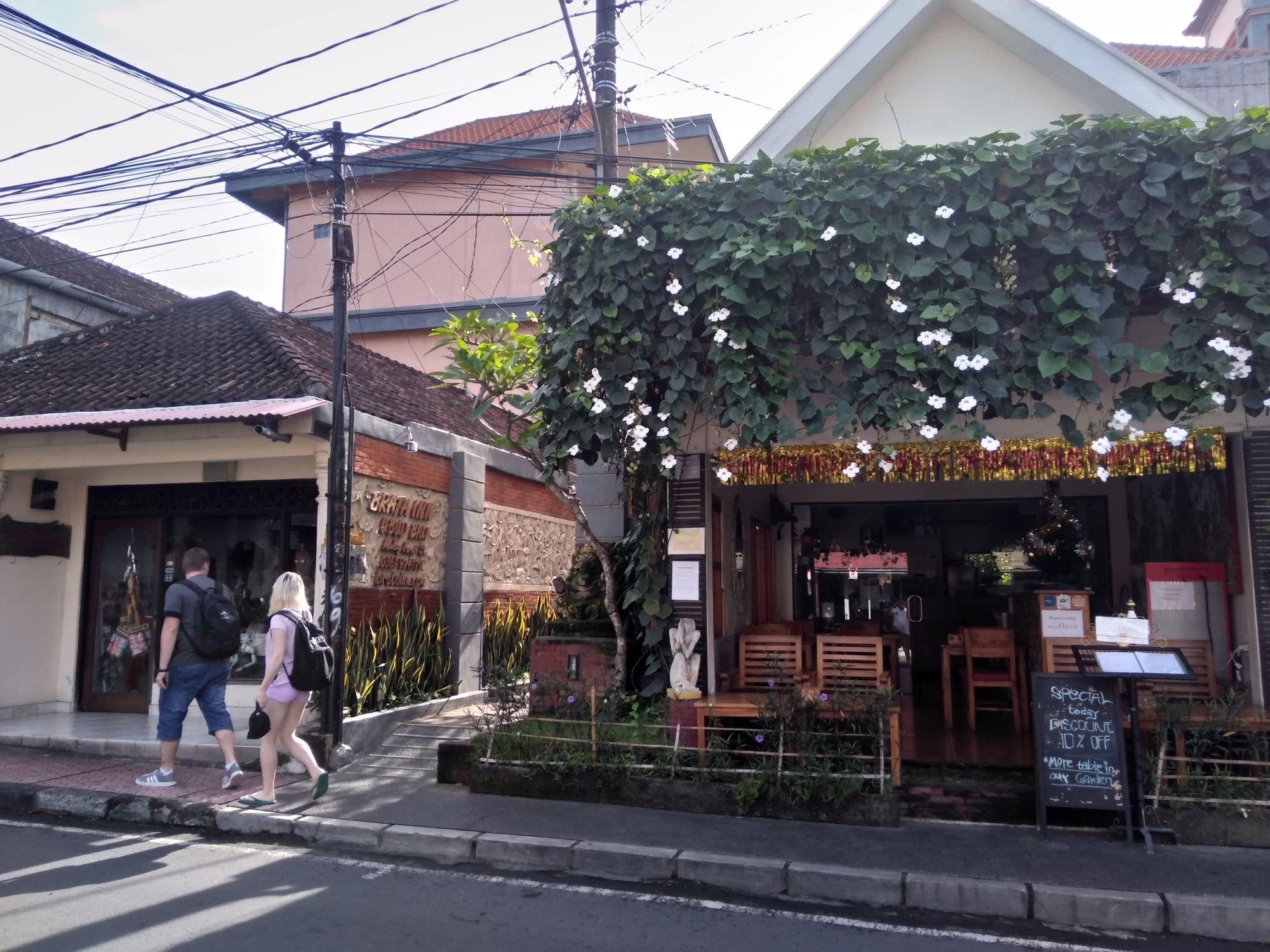 Brata Inn