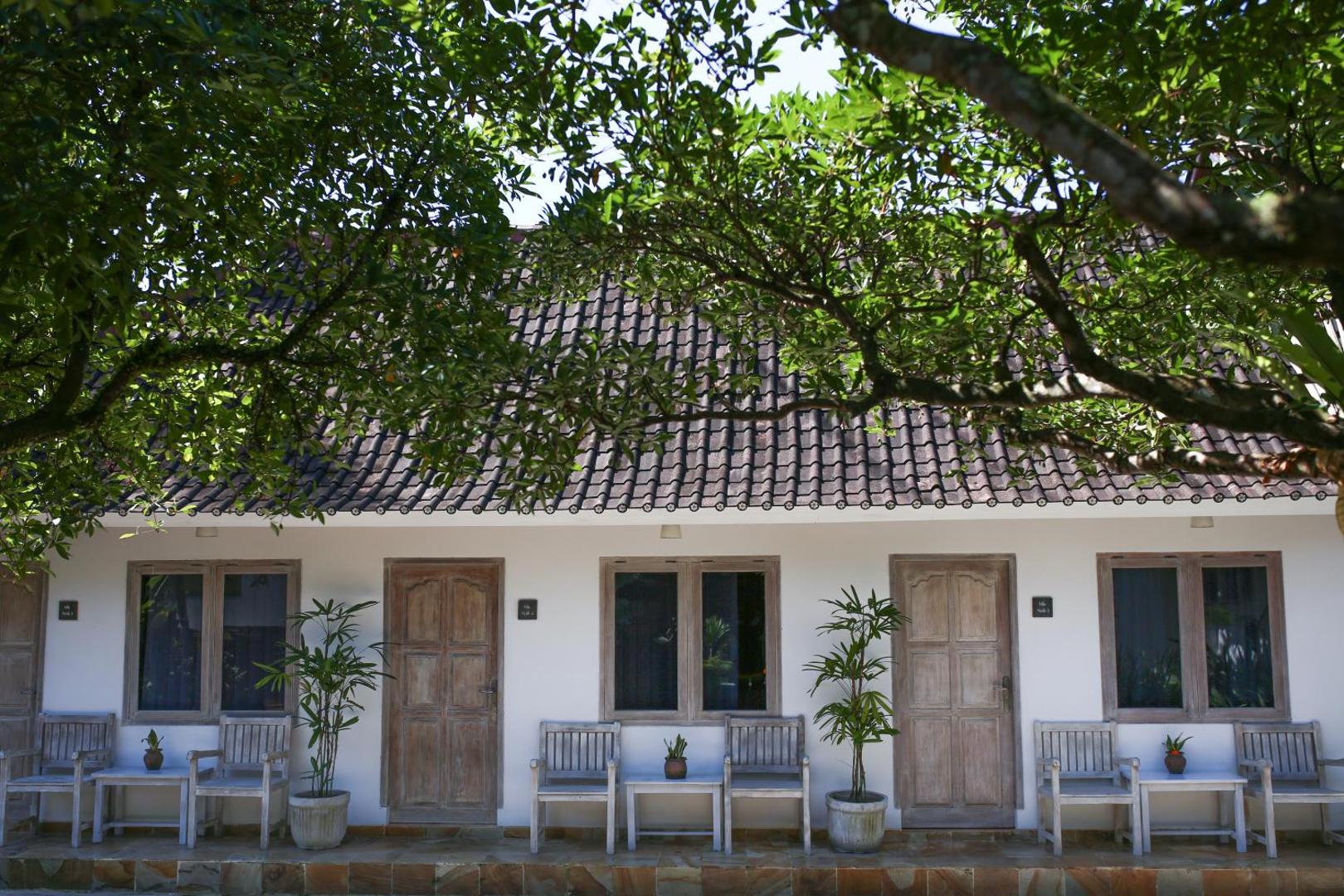 B Saya Villa