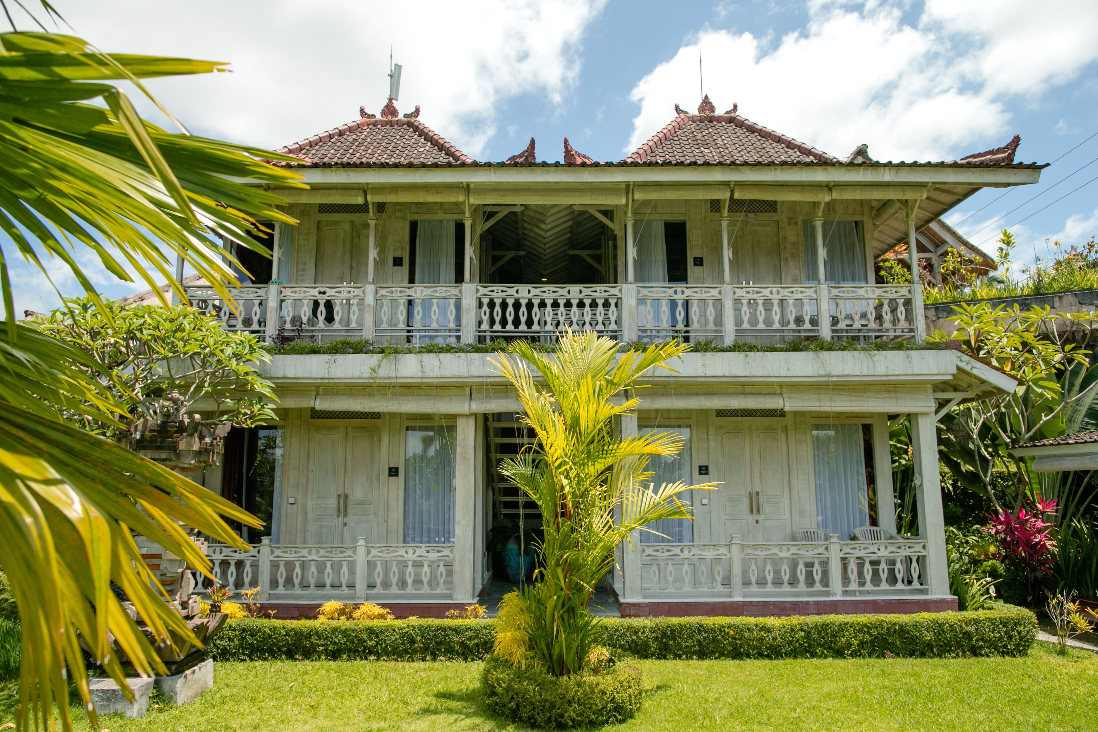 B Saya Villa