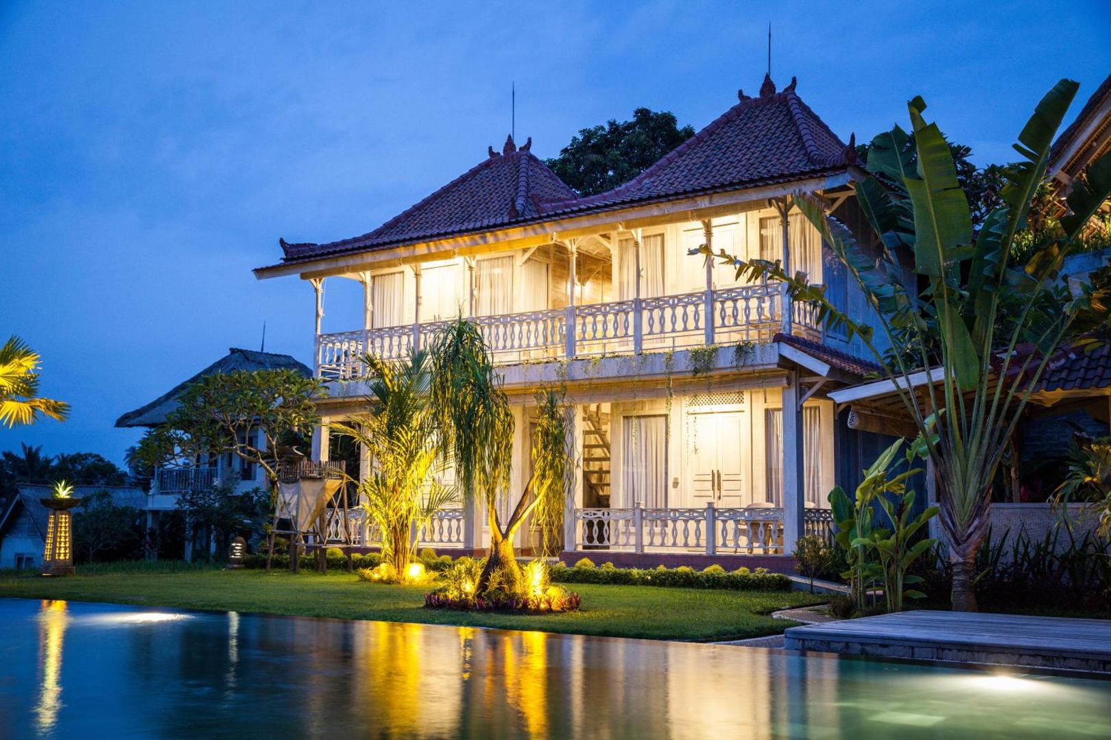 B Saya Villa