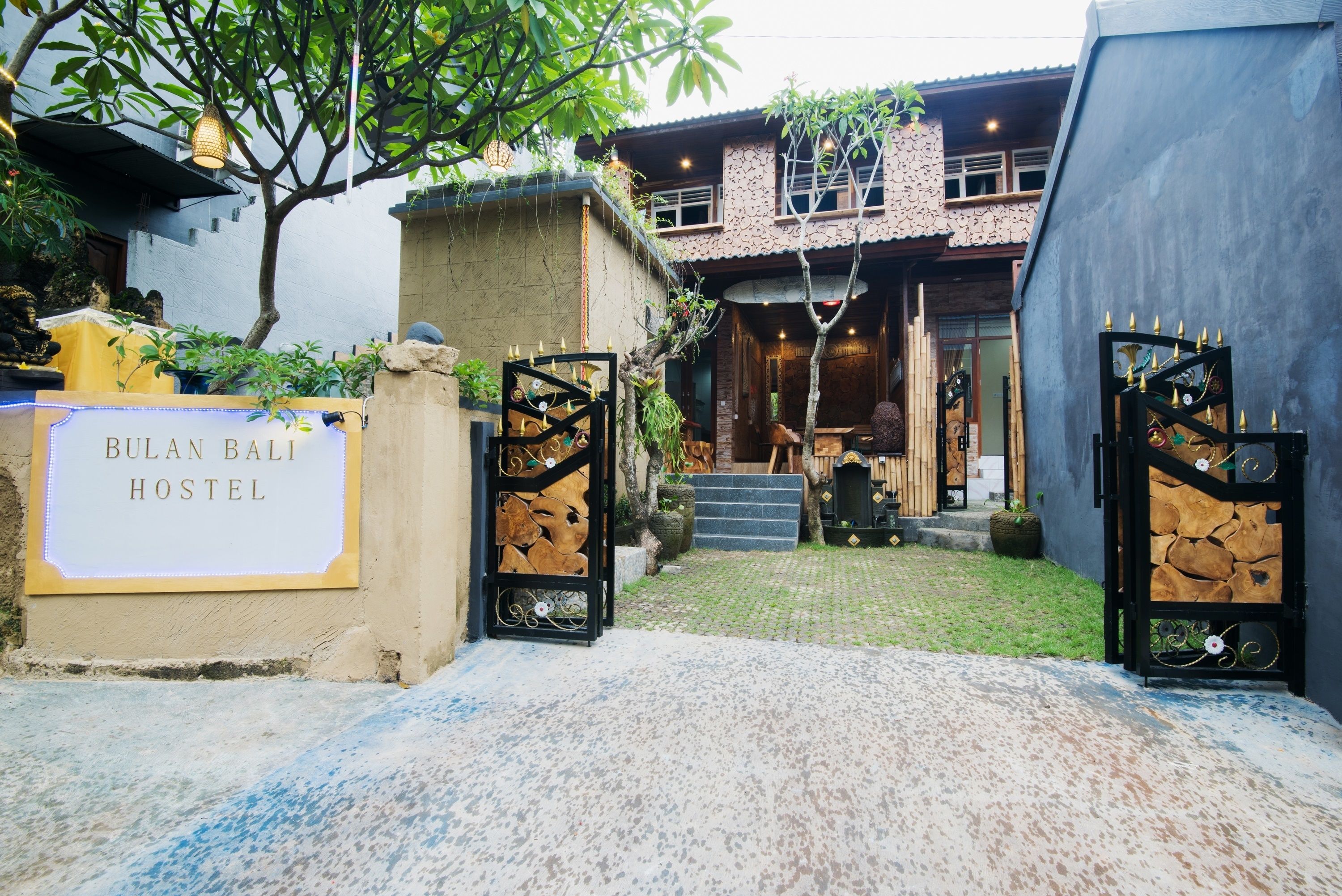 Bulan Bali Hostel