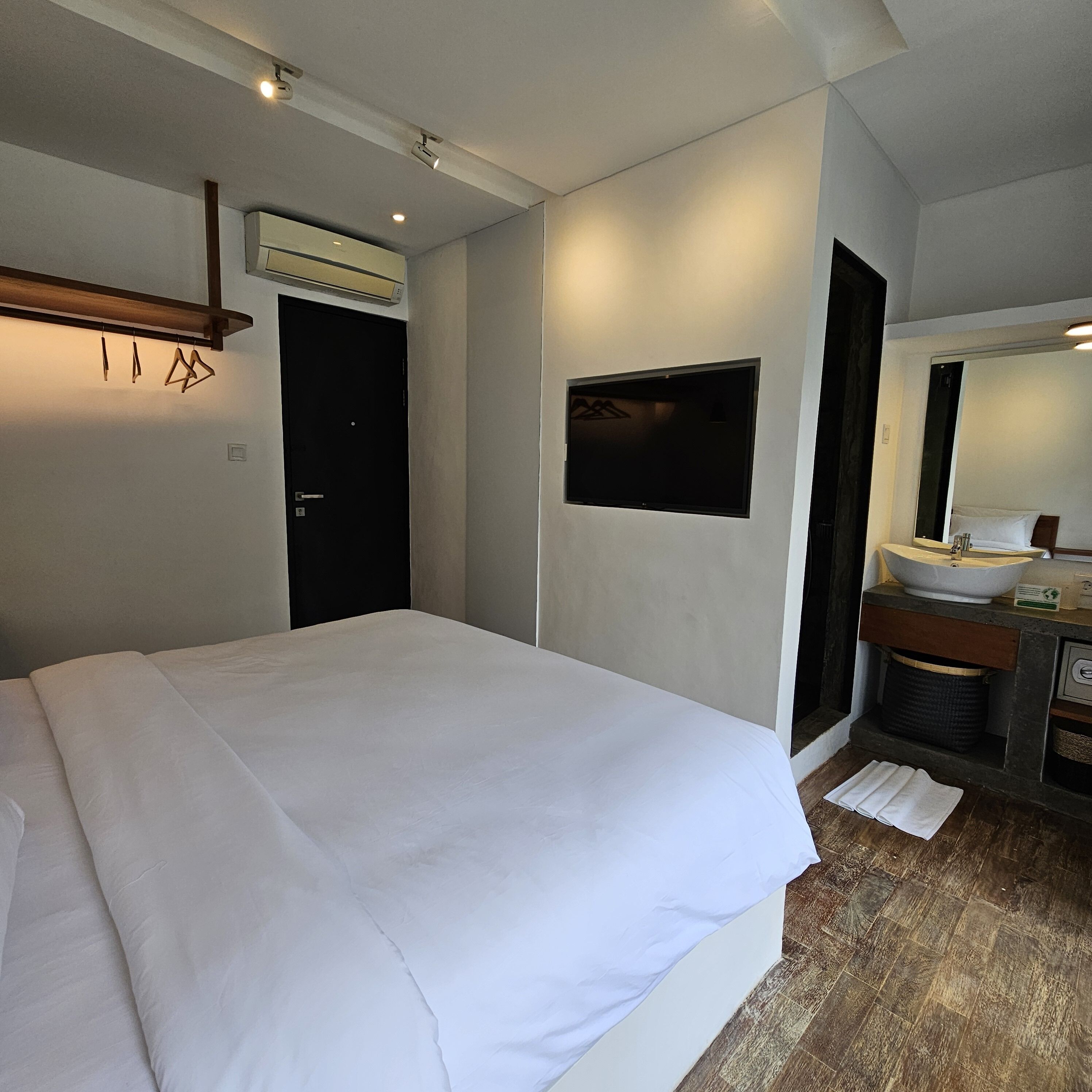 Chandi Hotel