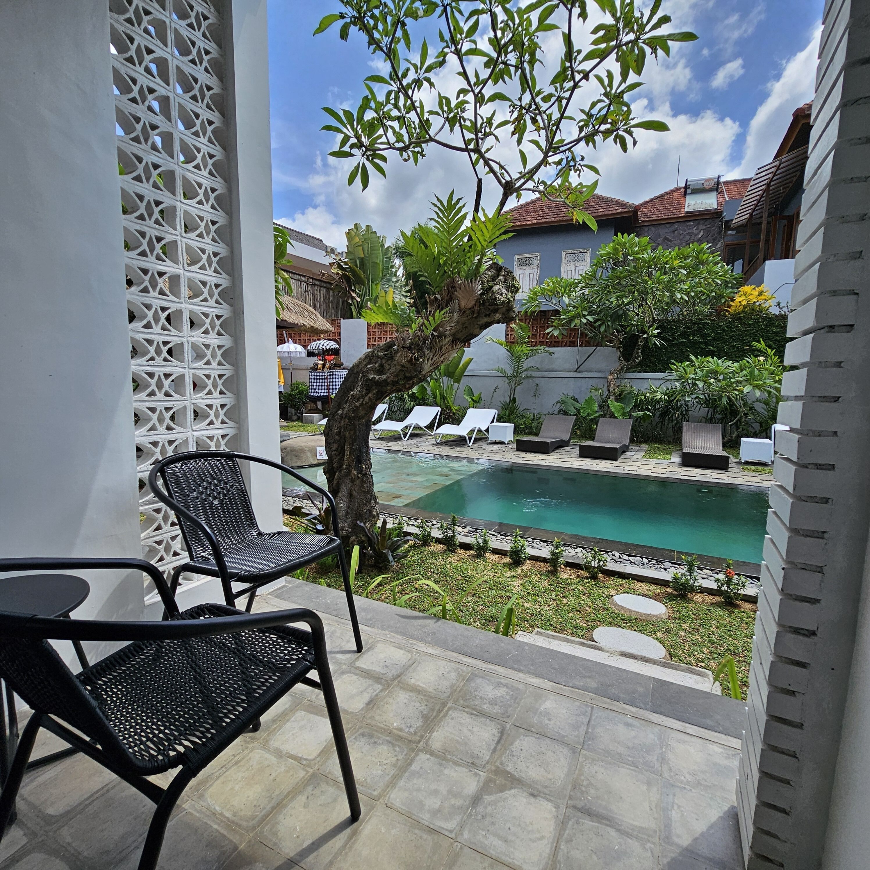 Chandi Hotel