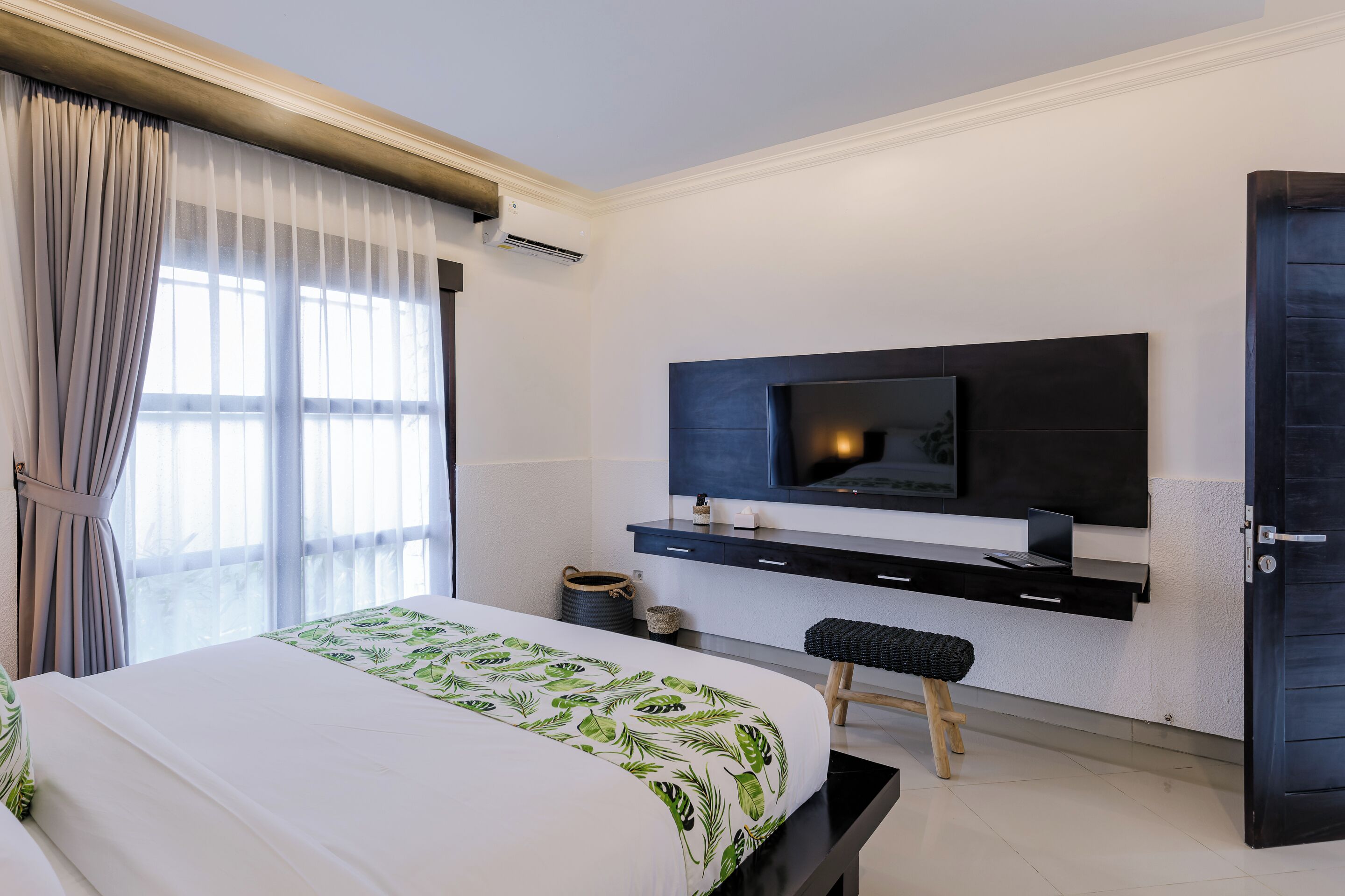 Chandi Hotel