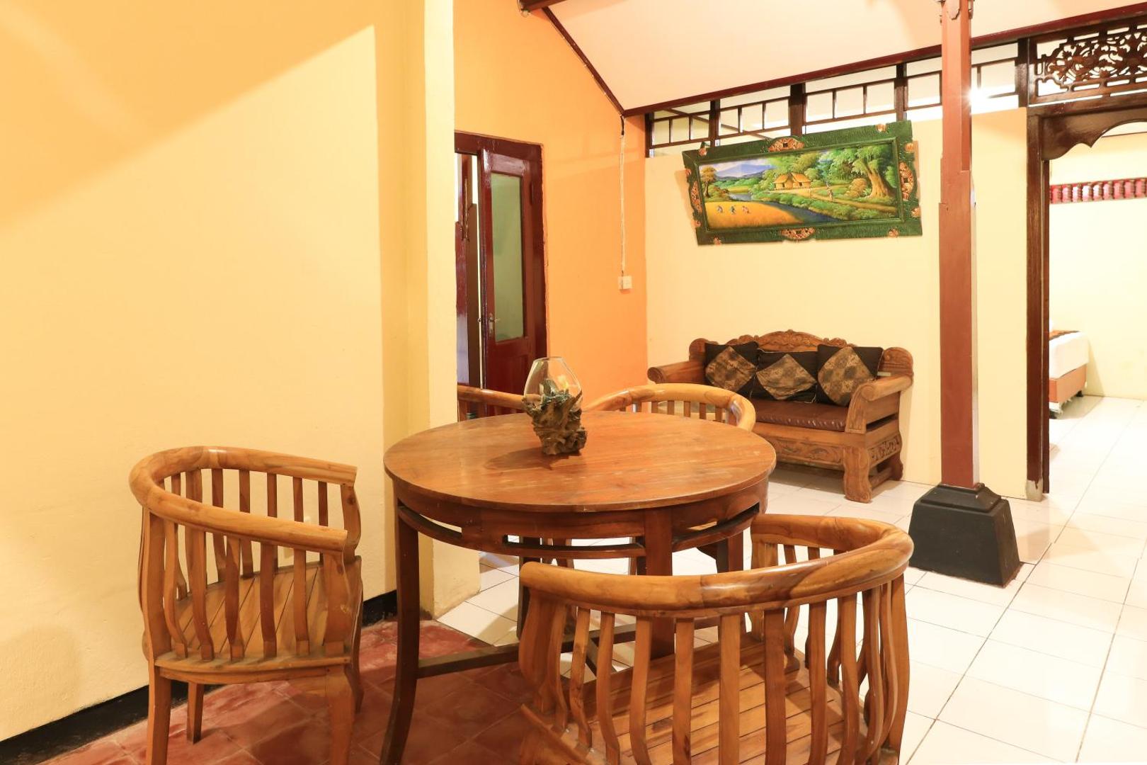 Downtown Monkey Forest Hostel