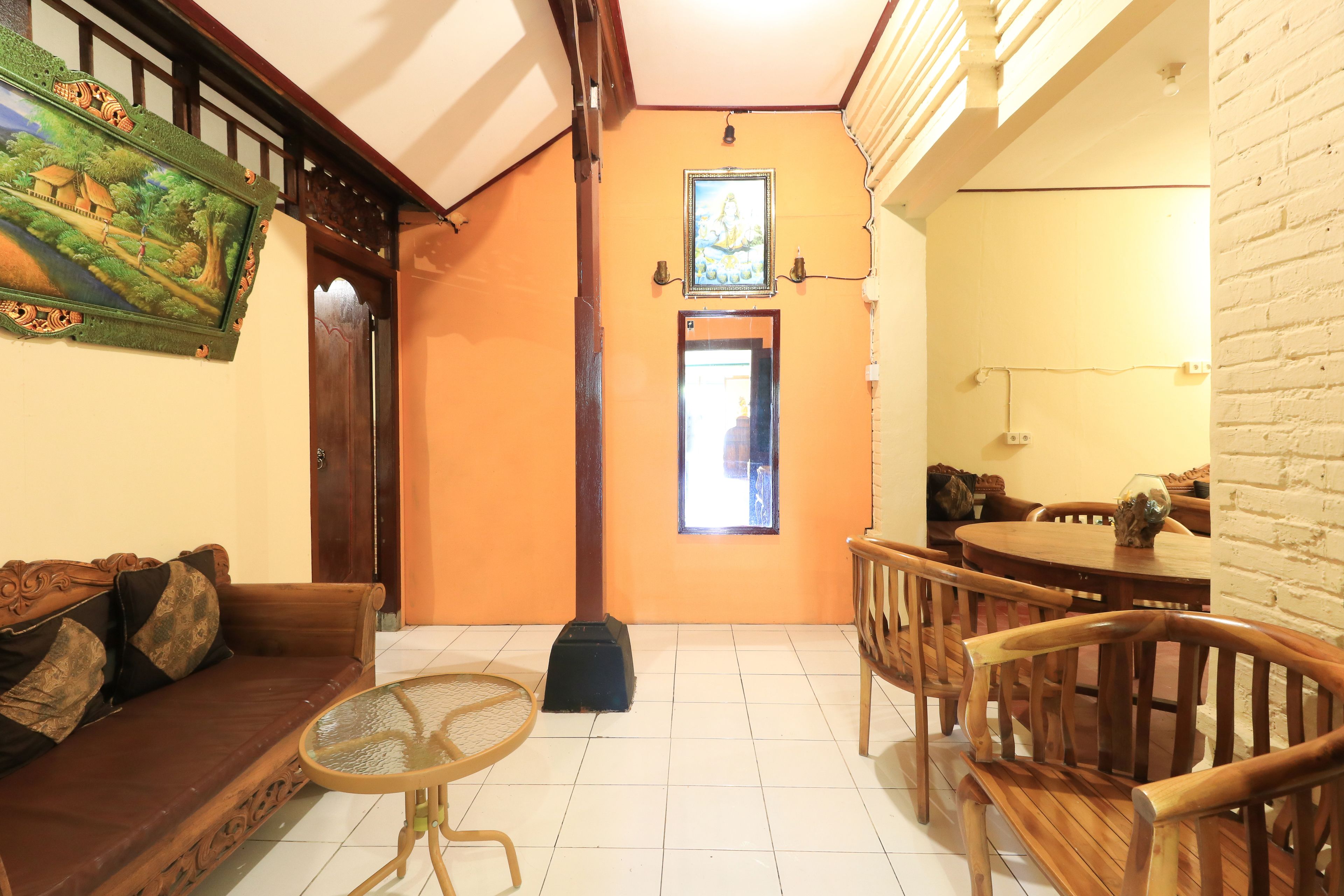 Downtown Monkey Forest Hostel