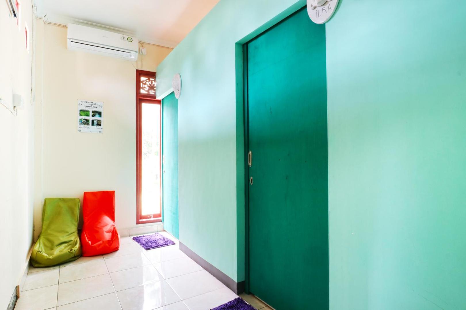 Downtown Monkey Forest Hostel