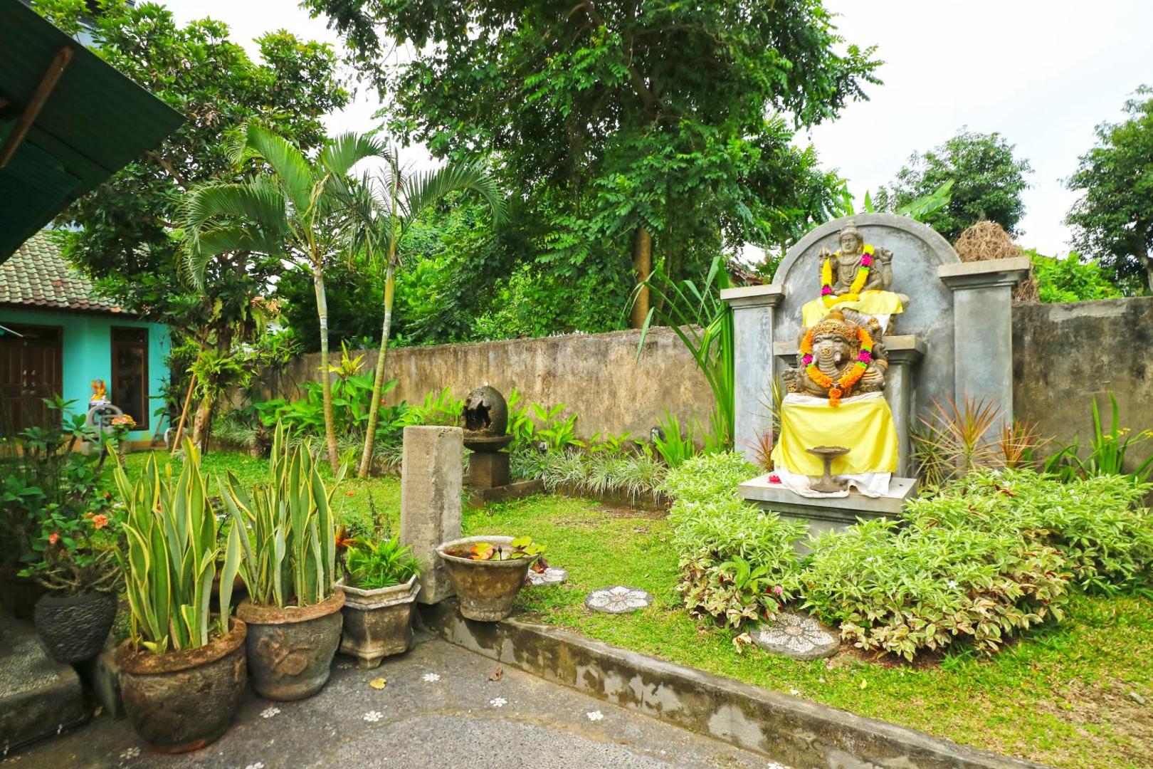 Downtown Monkey Forest Hostel