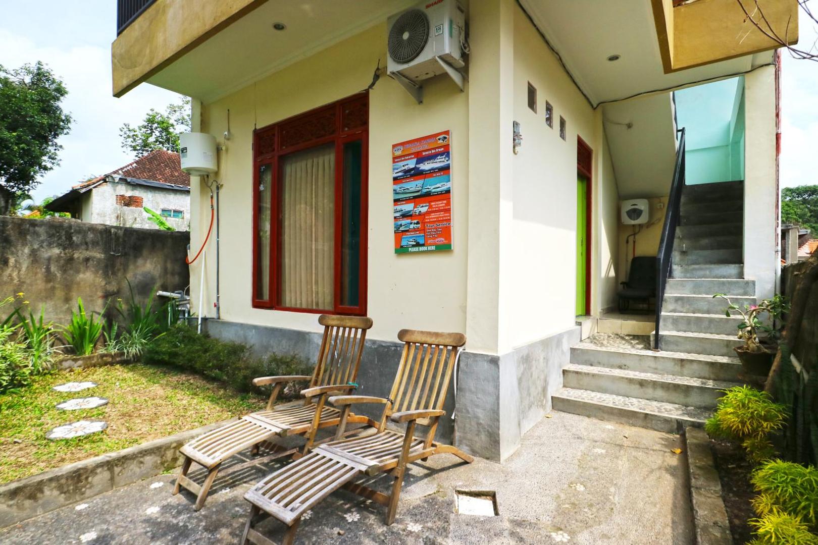 Downtown Monkey Forest Hostel