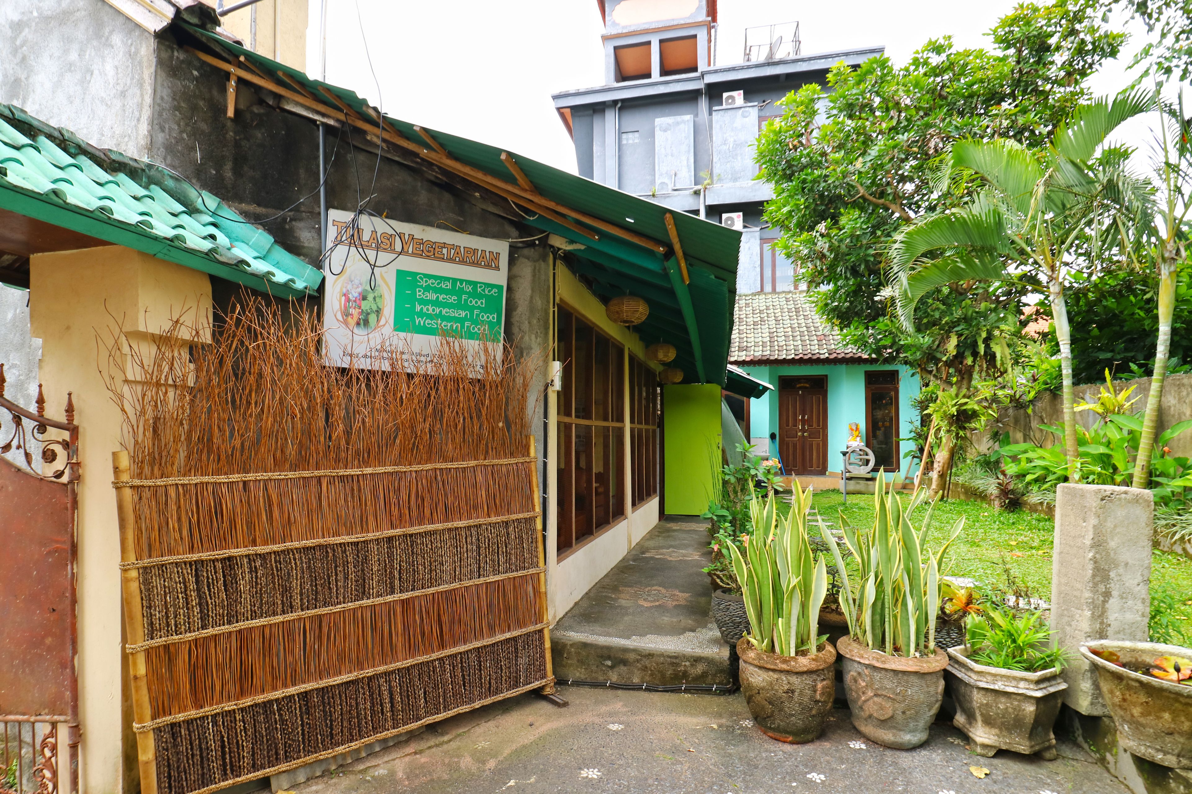 Downtown Monkey Forest Hostel
