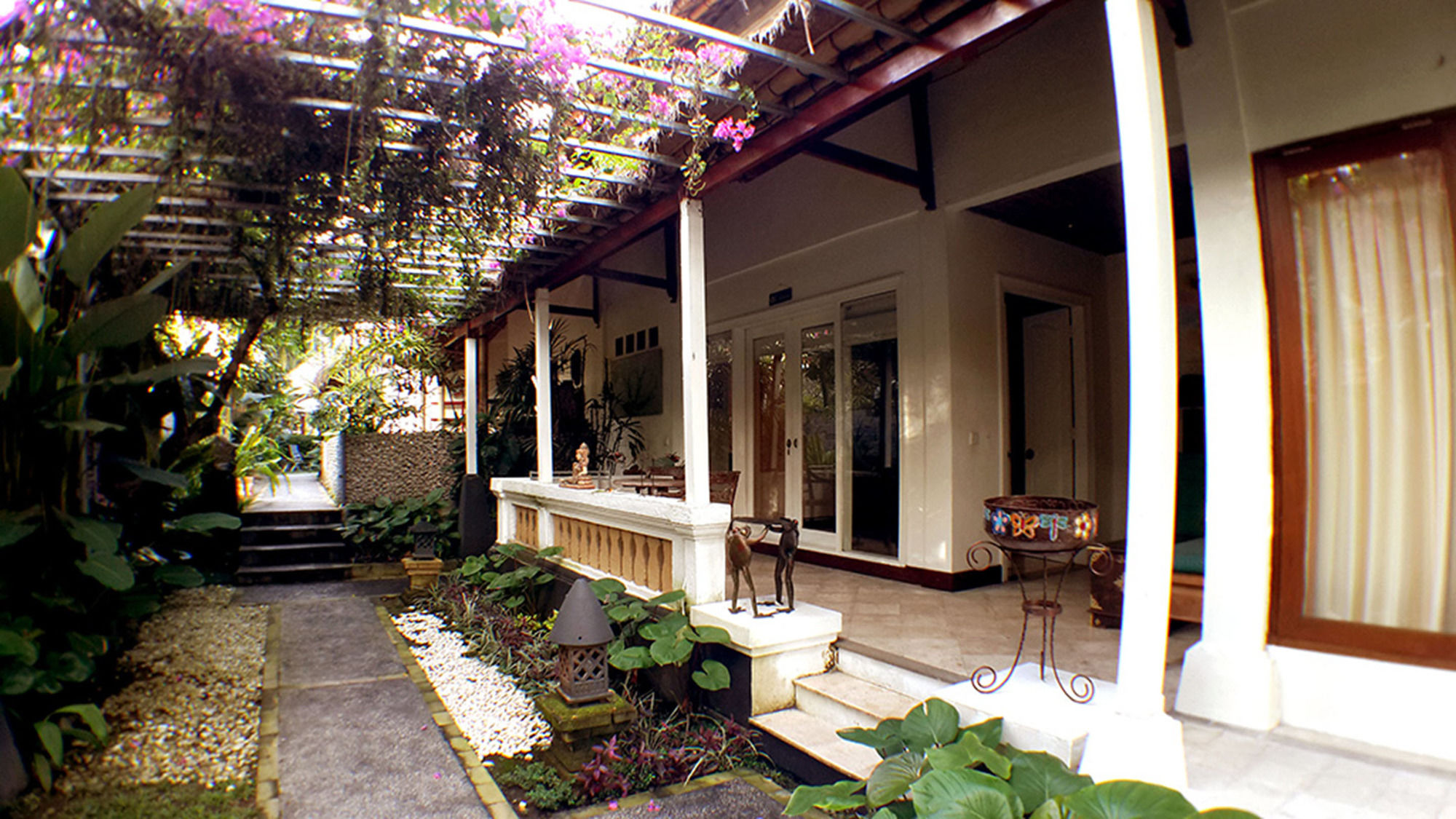 Gajah Biru Bungalows