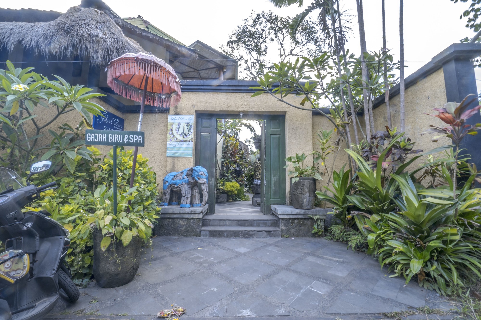 Gajah Biru Bungalows