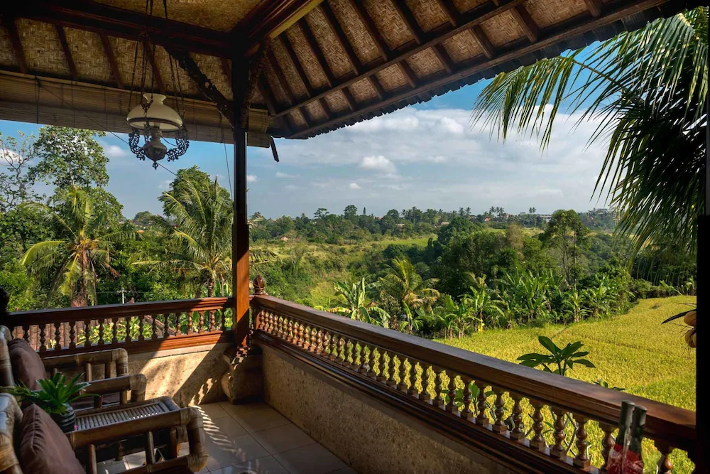 Gustis Garden 2 Guest House