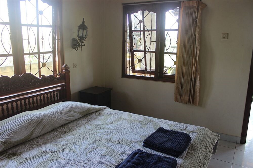 Gustis Garden 2 Guest House