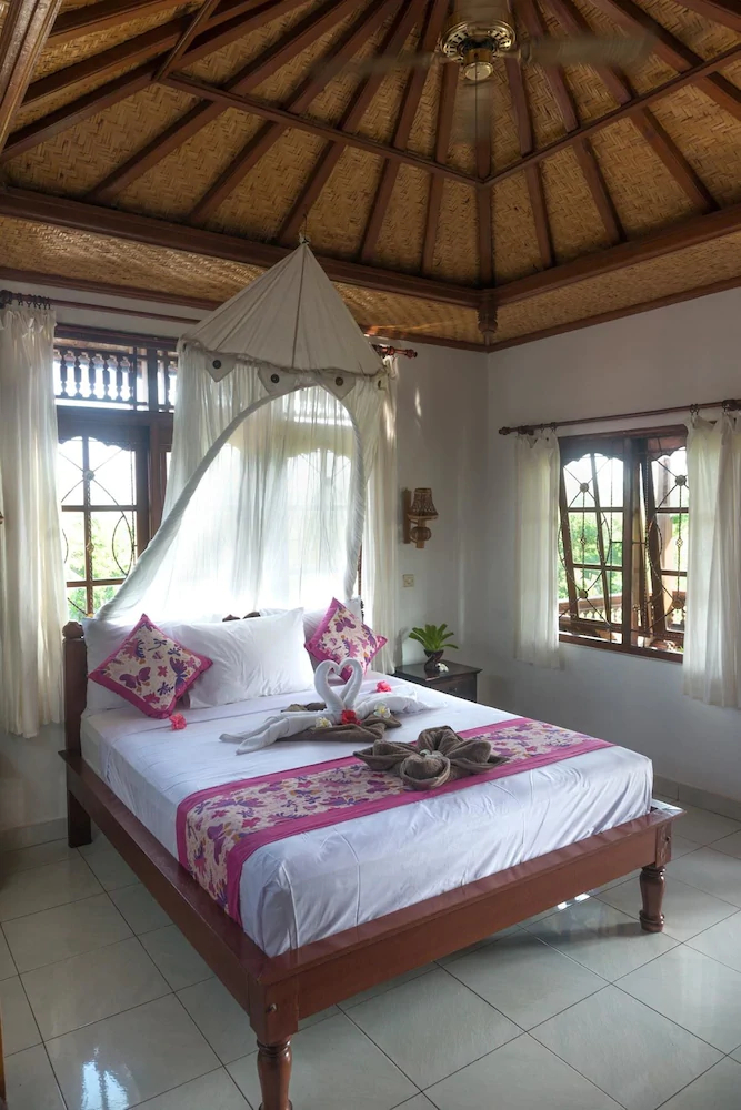 Gustis Garden 2 Guest House