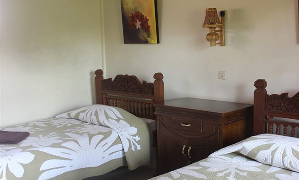 Gustis Garden 2 Guest House