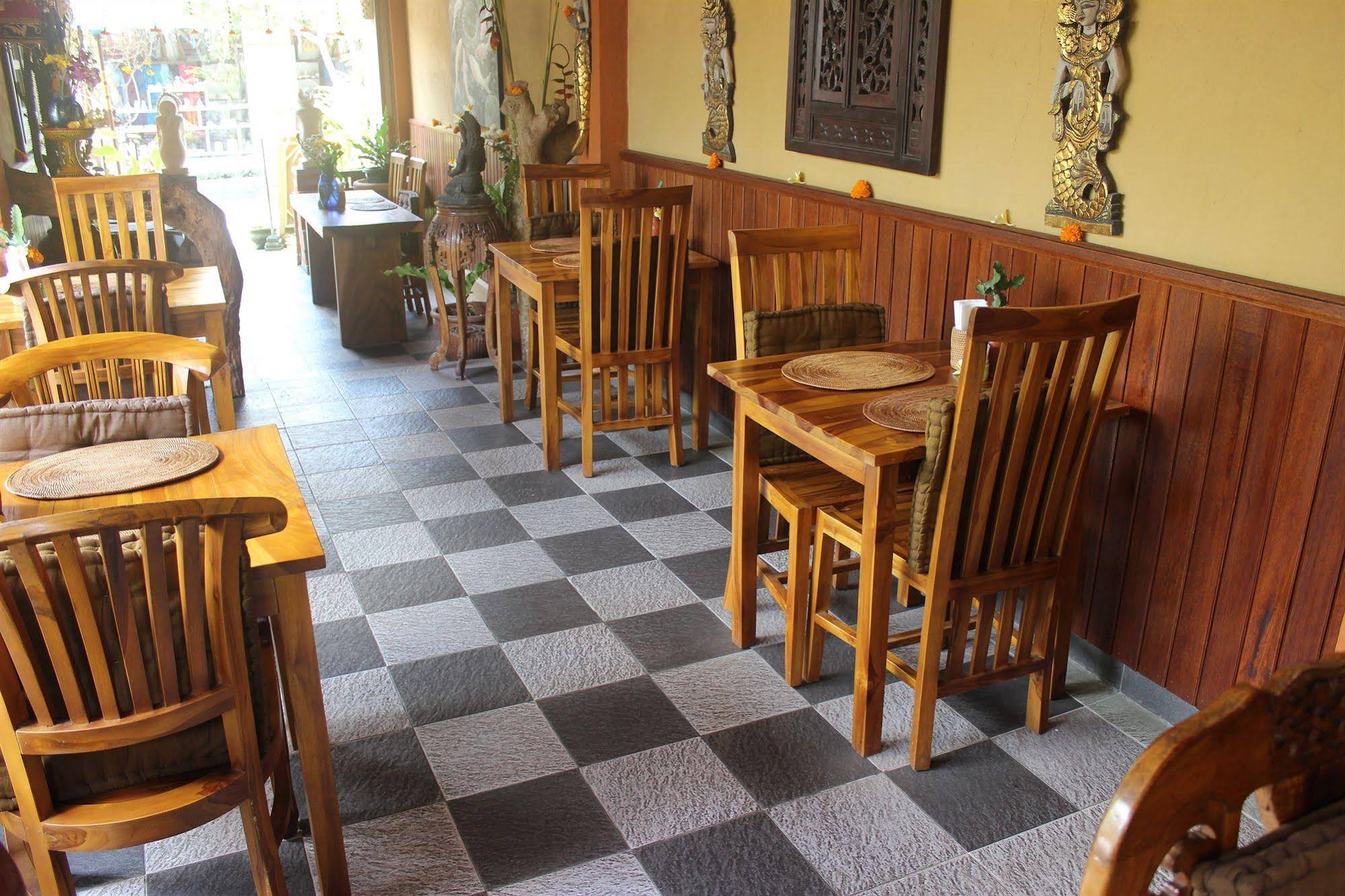 Gustis Garden Bungalows