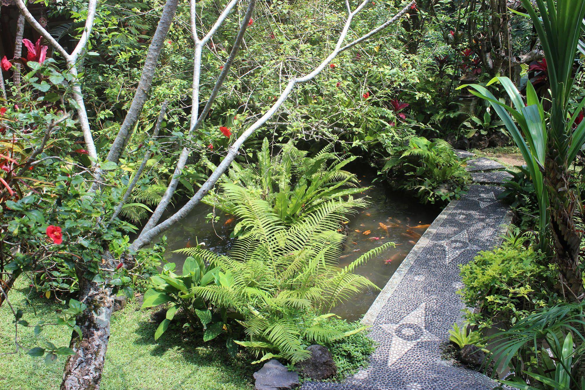 Gustis Garden Bungalows