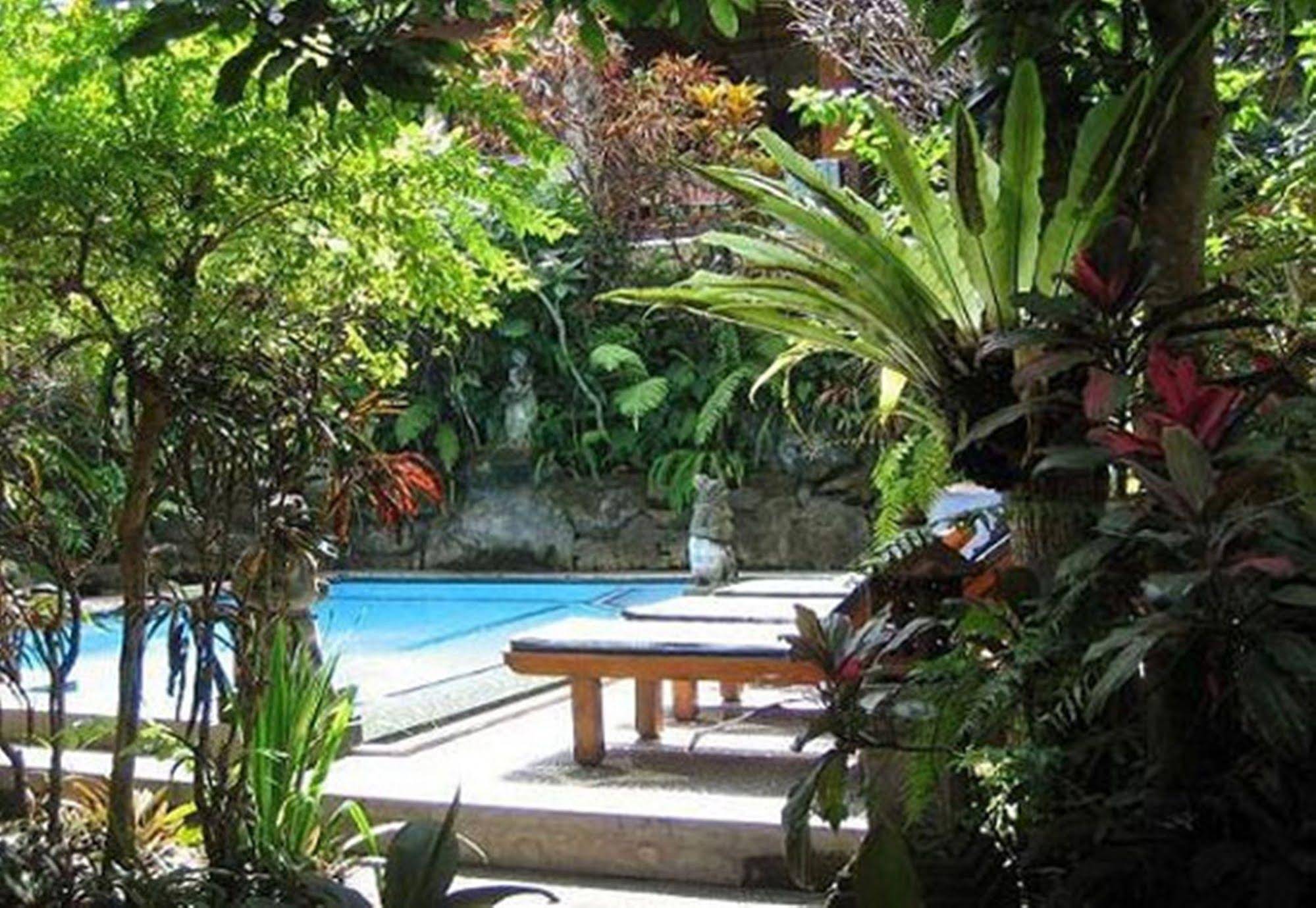 Gustis Garden Bungalows
