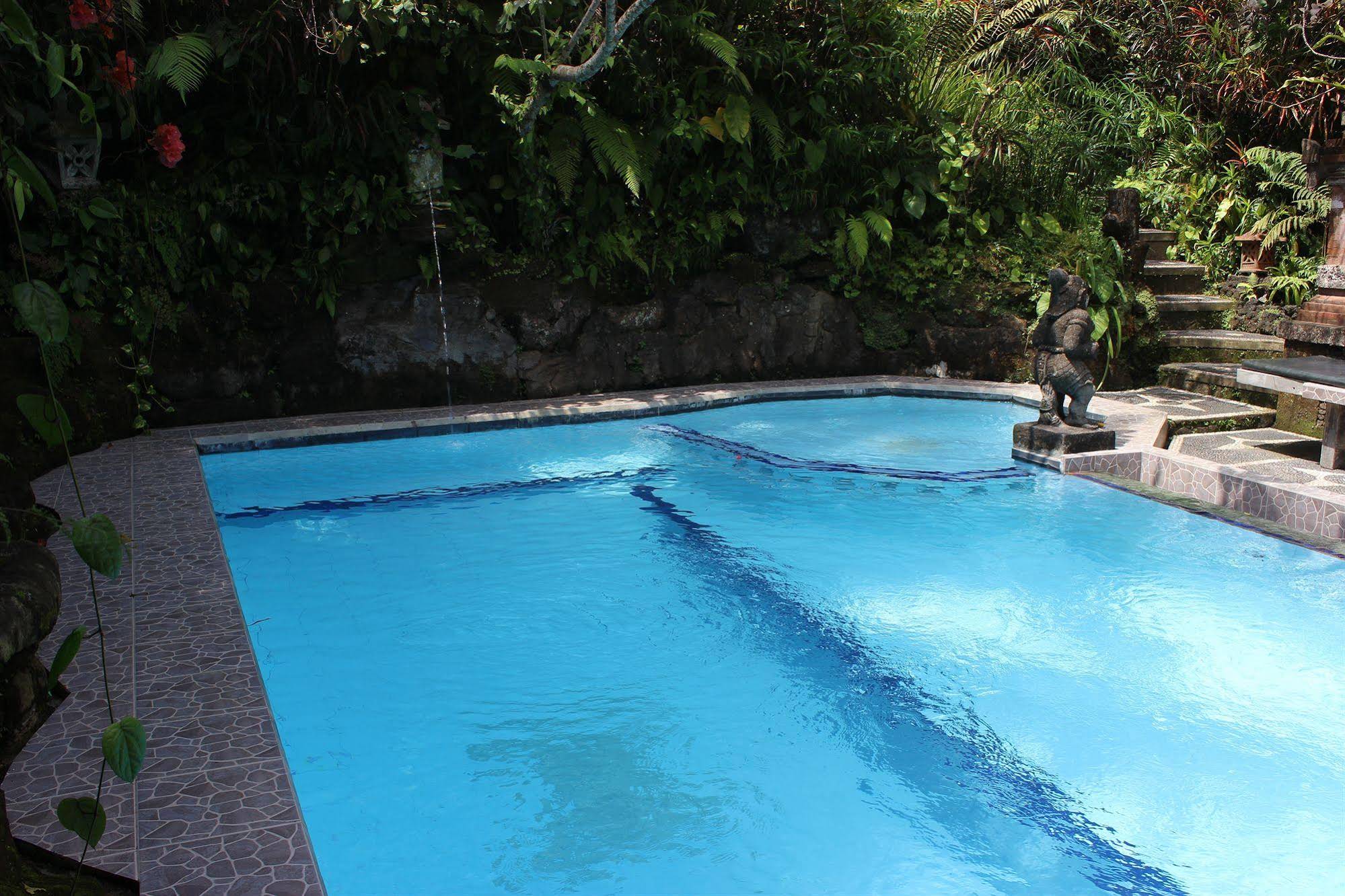 Gustis Garden Bungalows