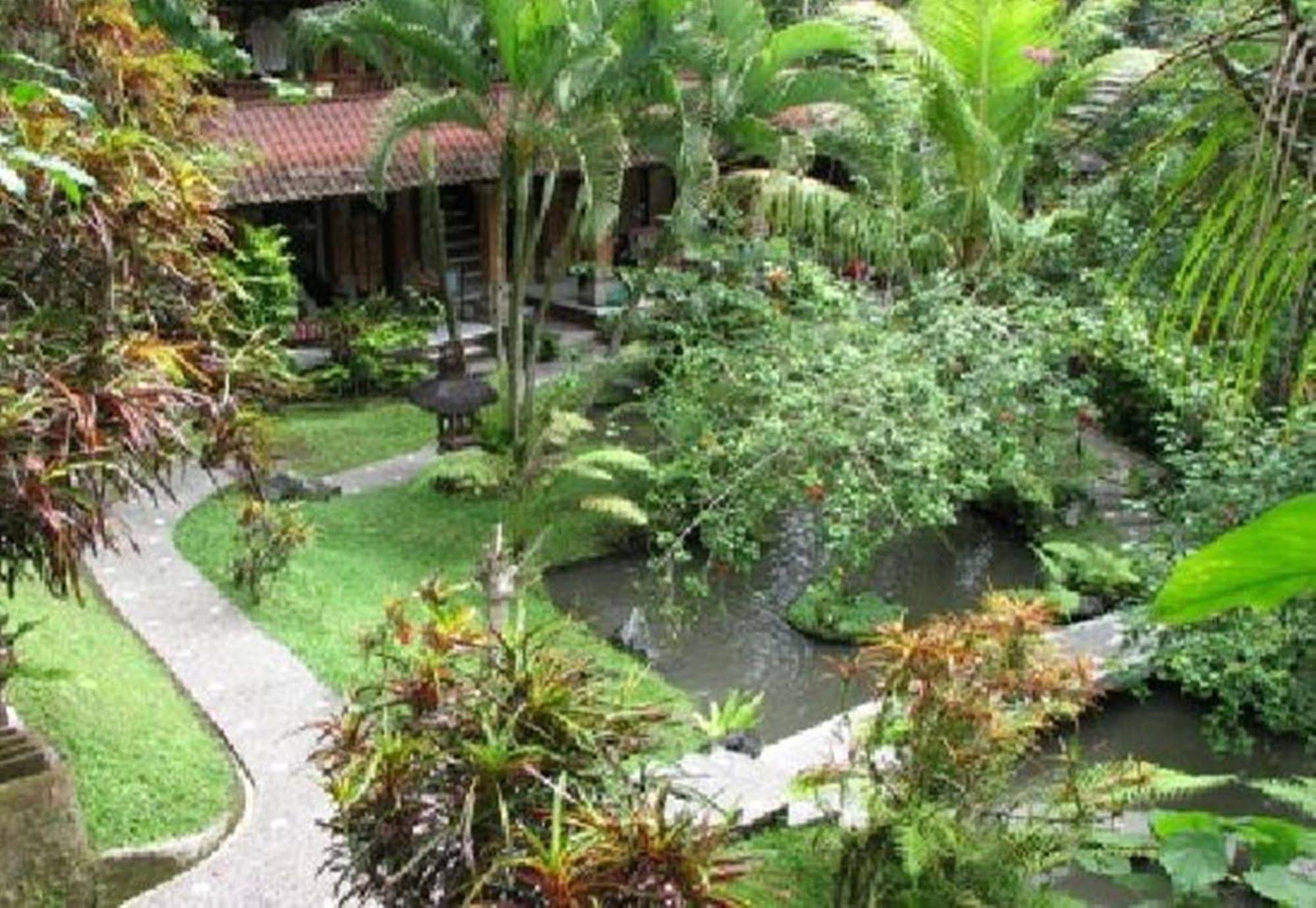 Gustis Garden Bungalows