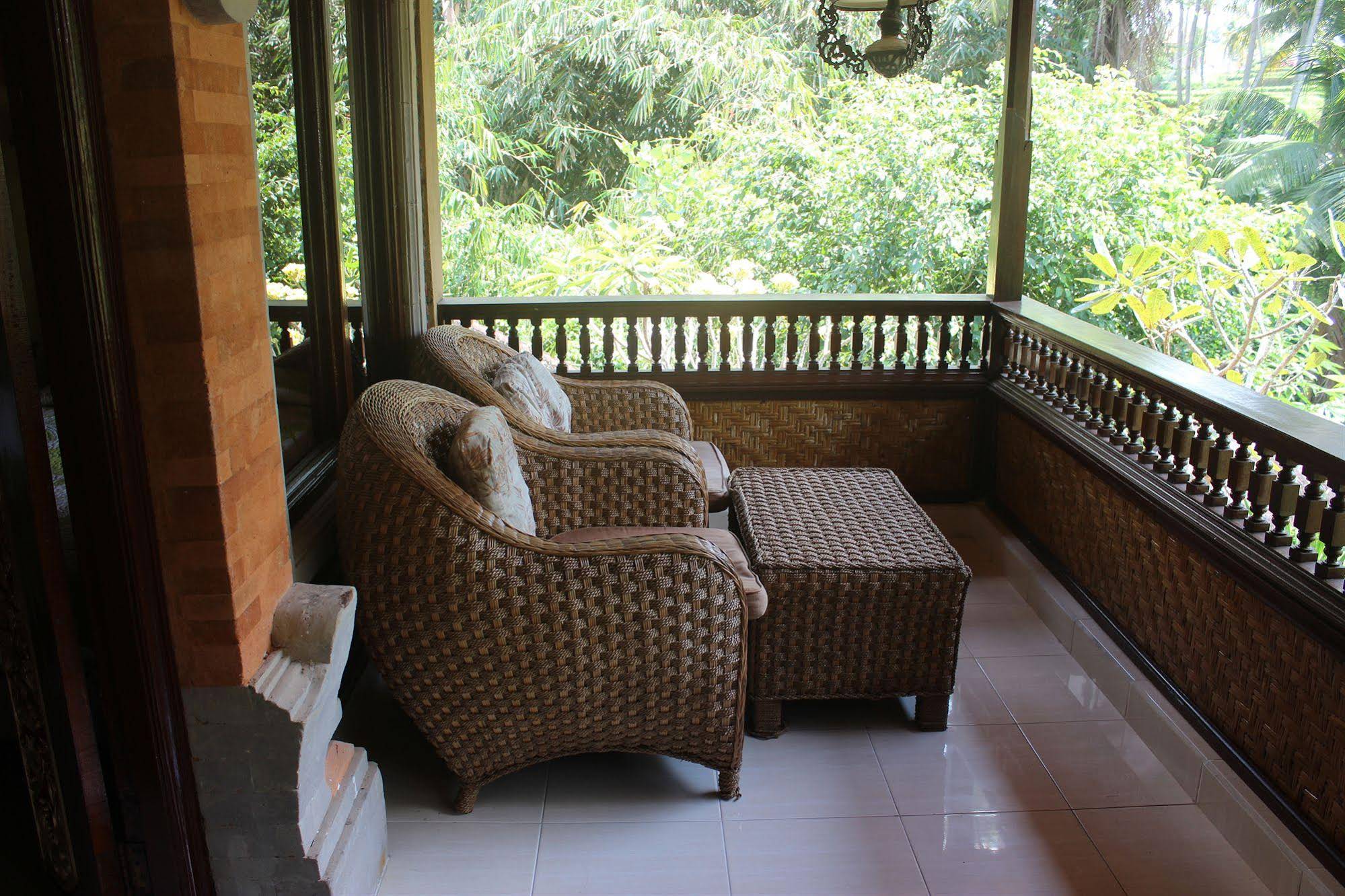 Gustis Garden Bungalows