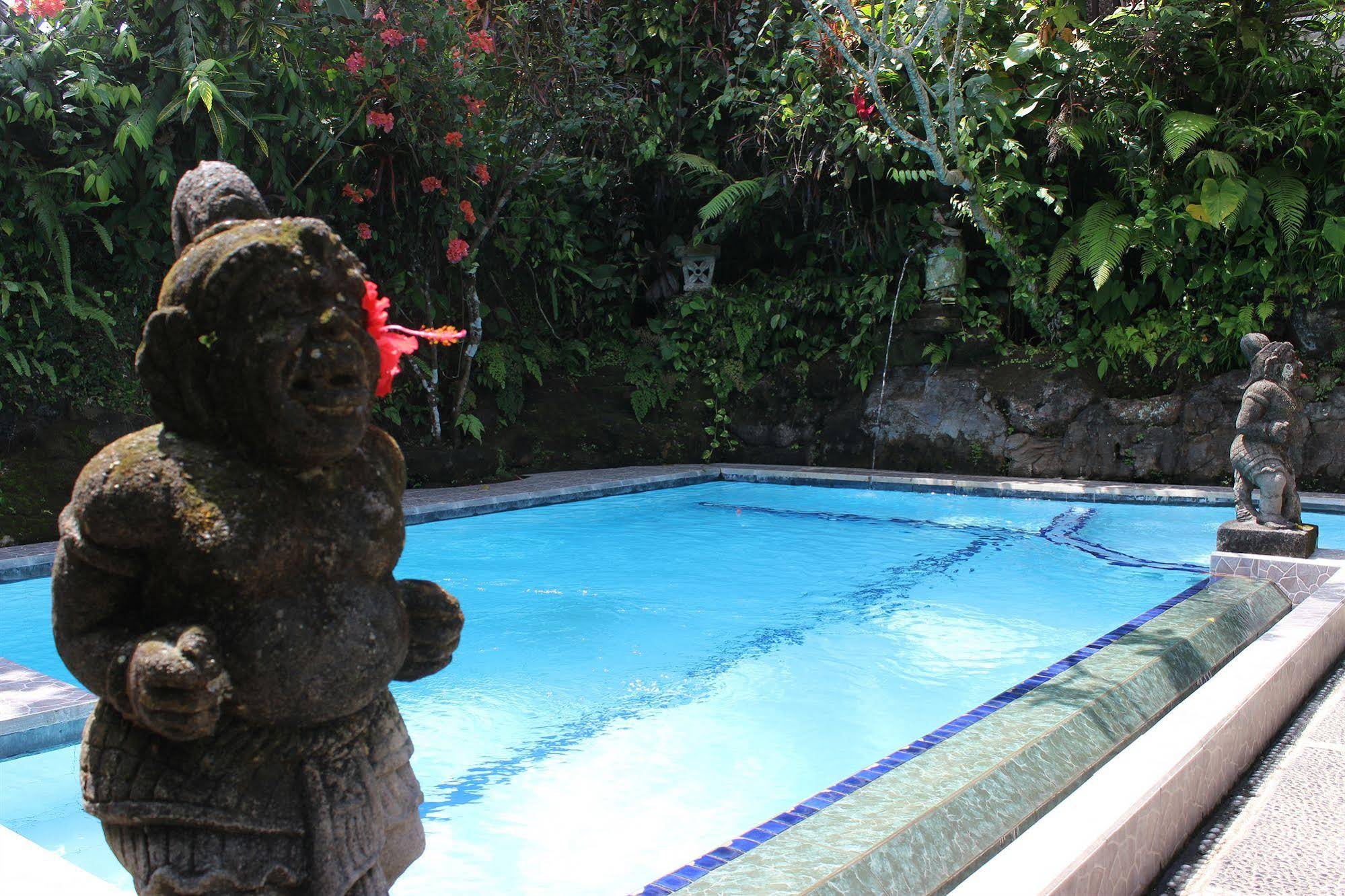 Gustis Garden Bungalows