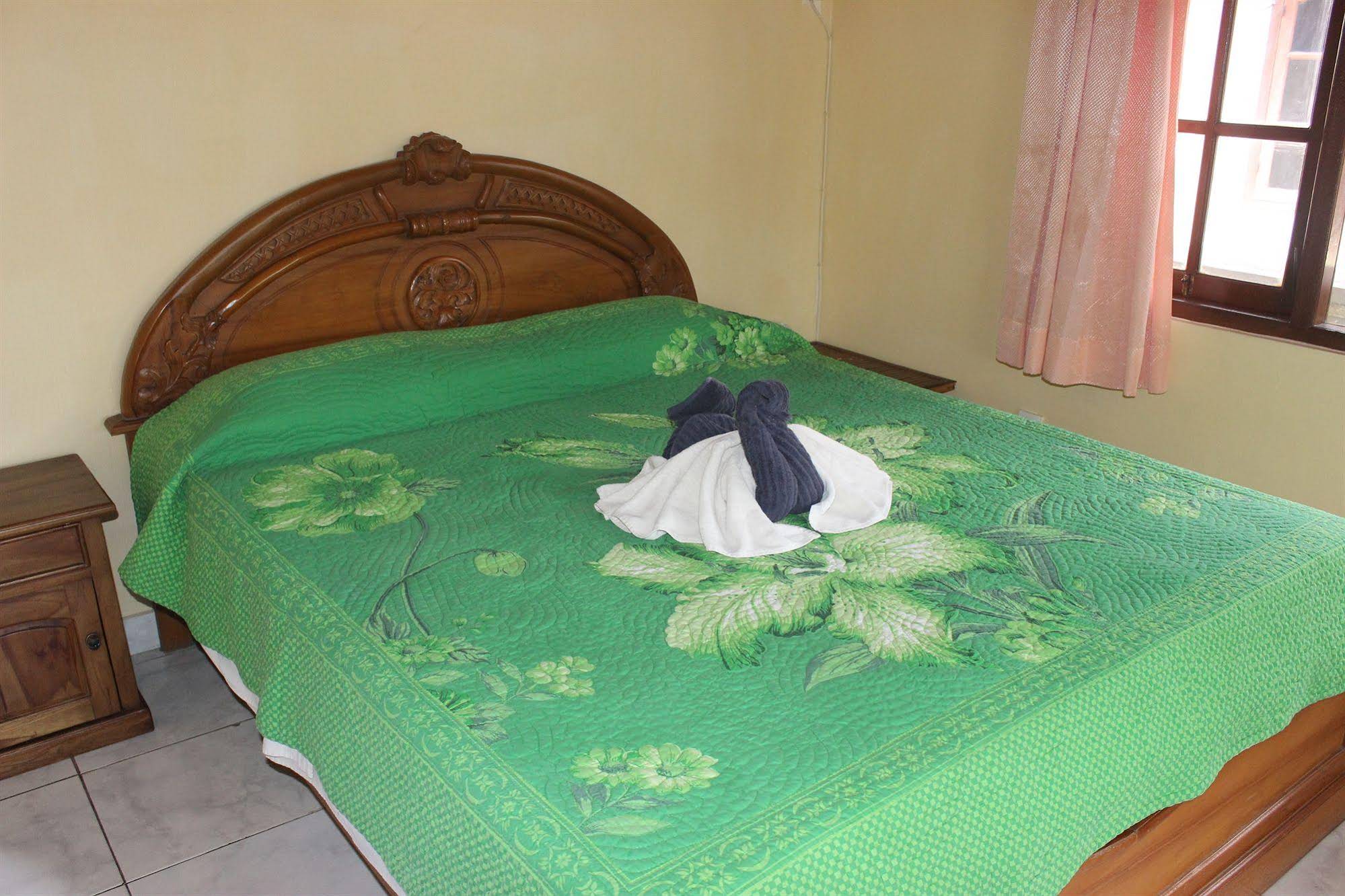 Gustis Garden Bungalows