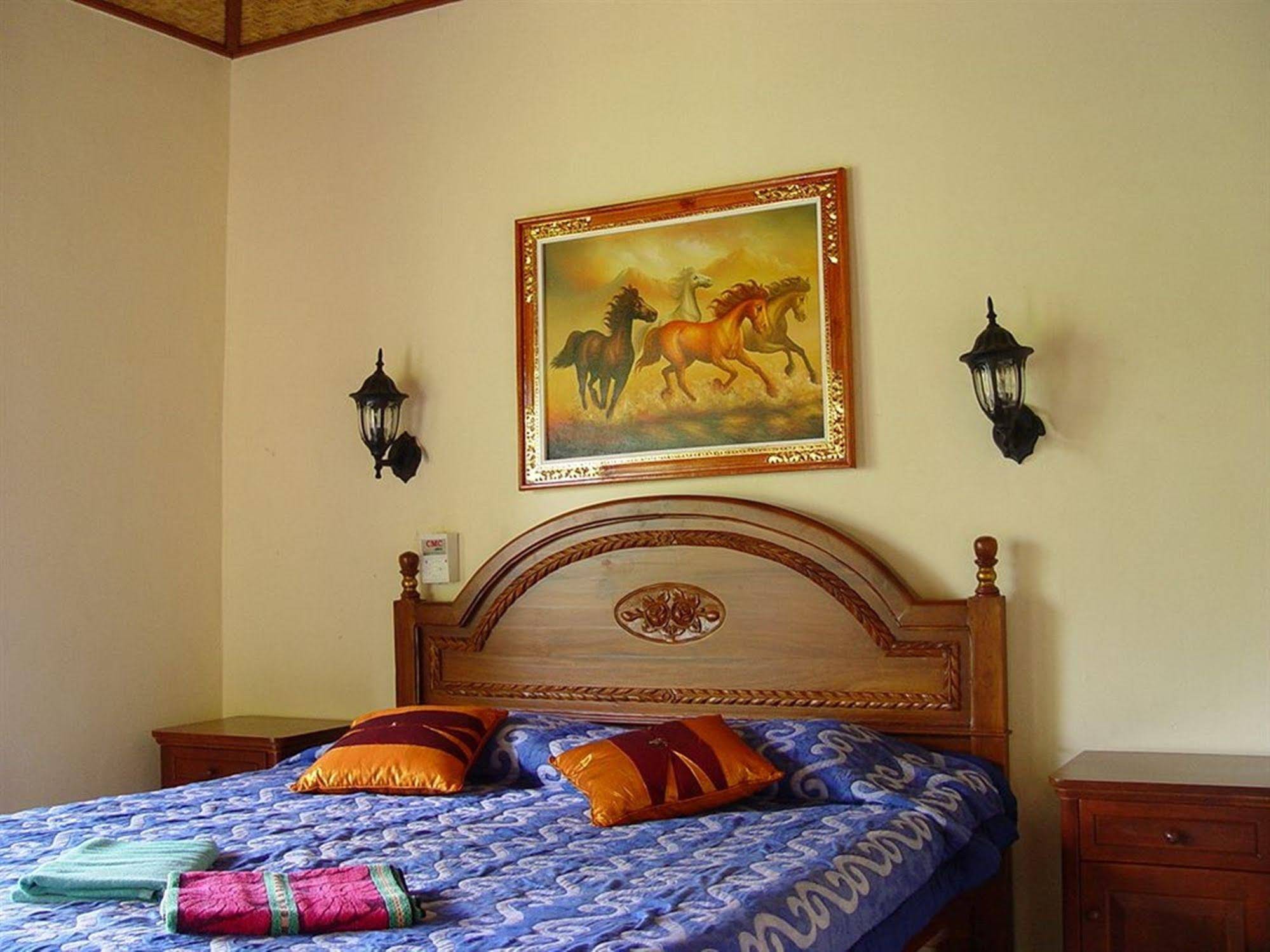 Gustis Garden Bungalows