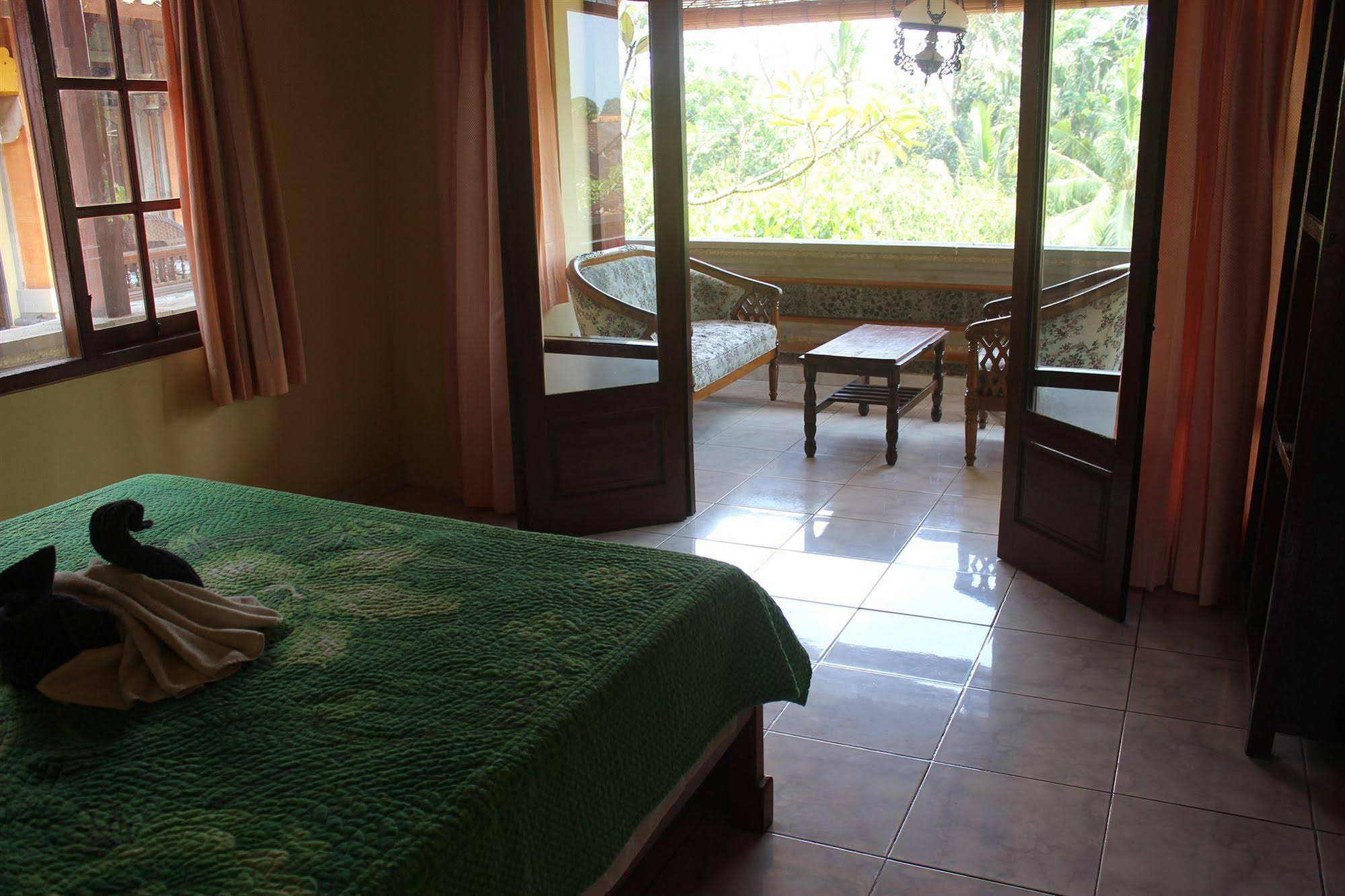 Gustis Garden Bungalows