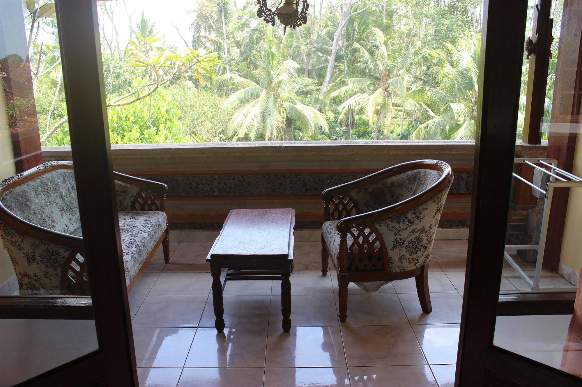Gustis Garden Bungalows
